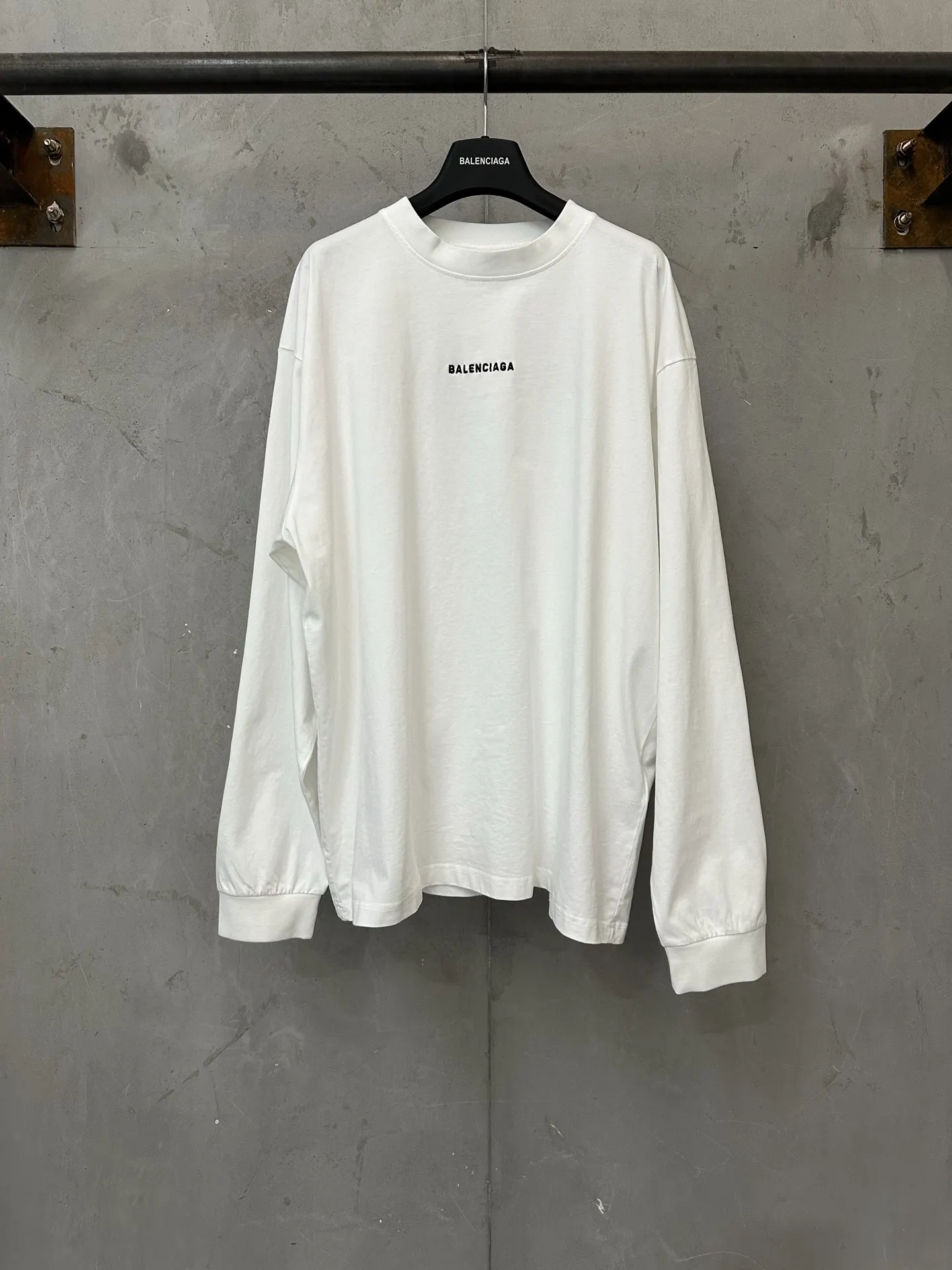 Logo Embroidery Long-Sleeve T-Shirt D23023528