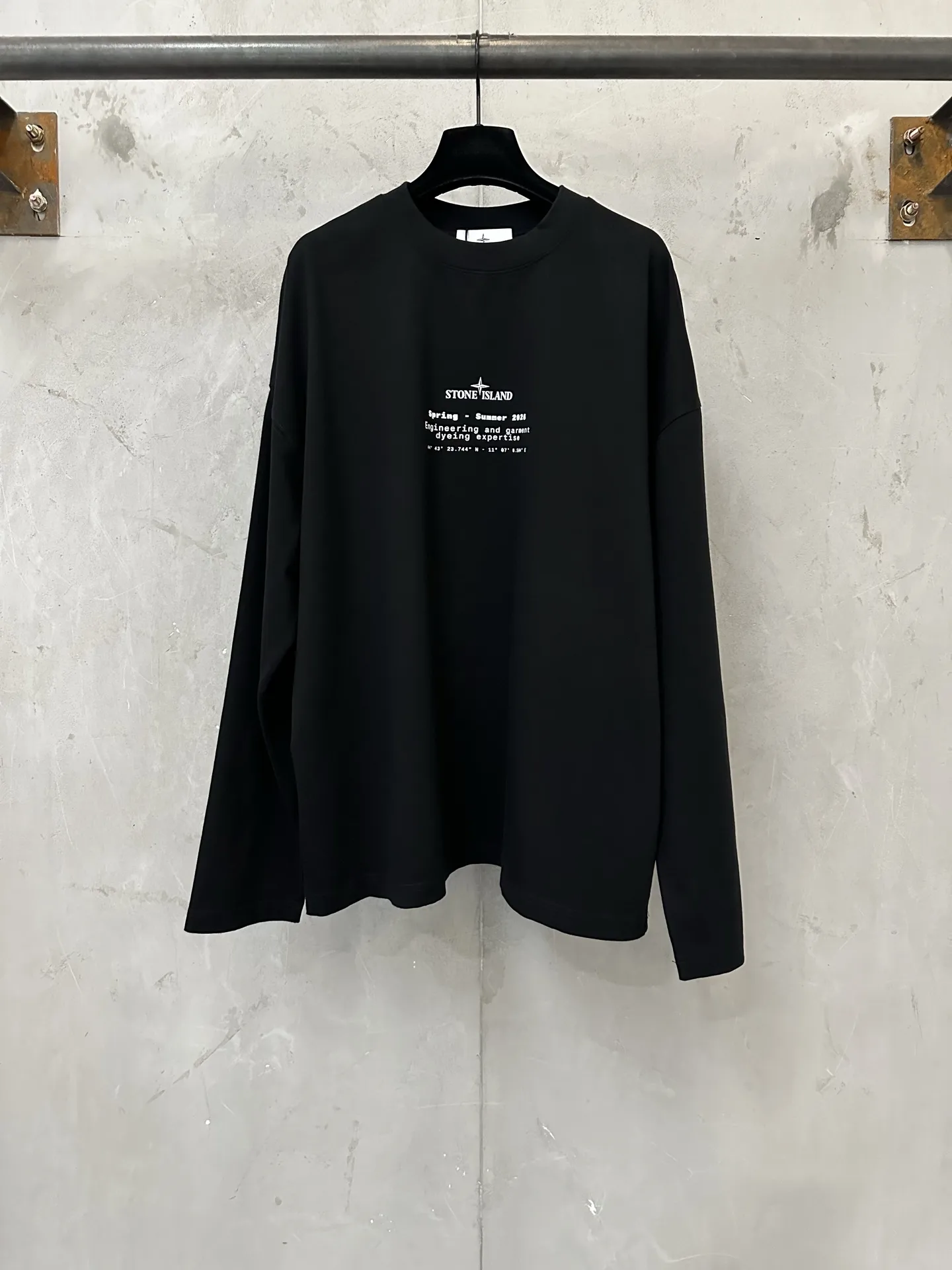 Logo Print Long-Sleeve Cotton T-Shirt D23024443