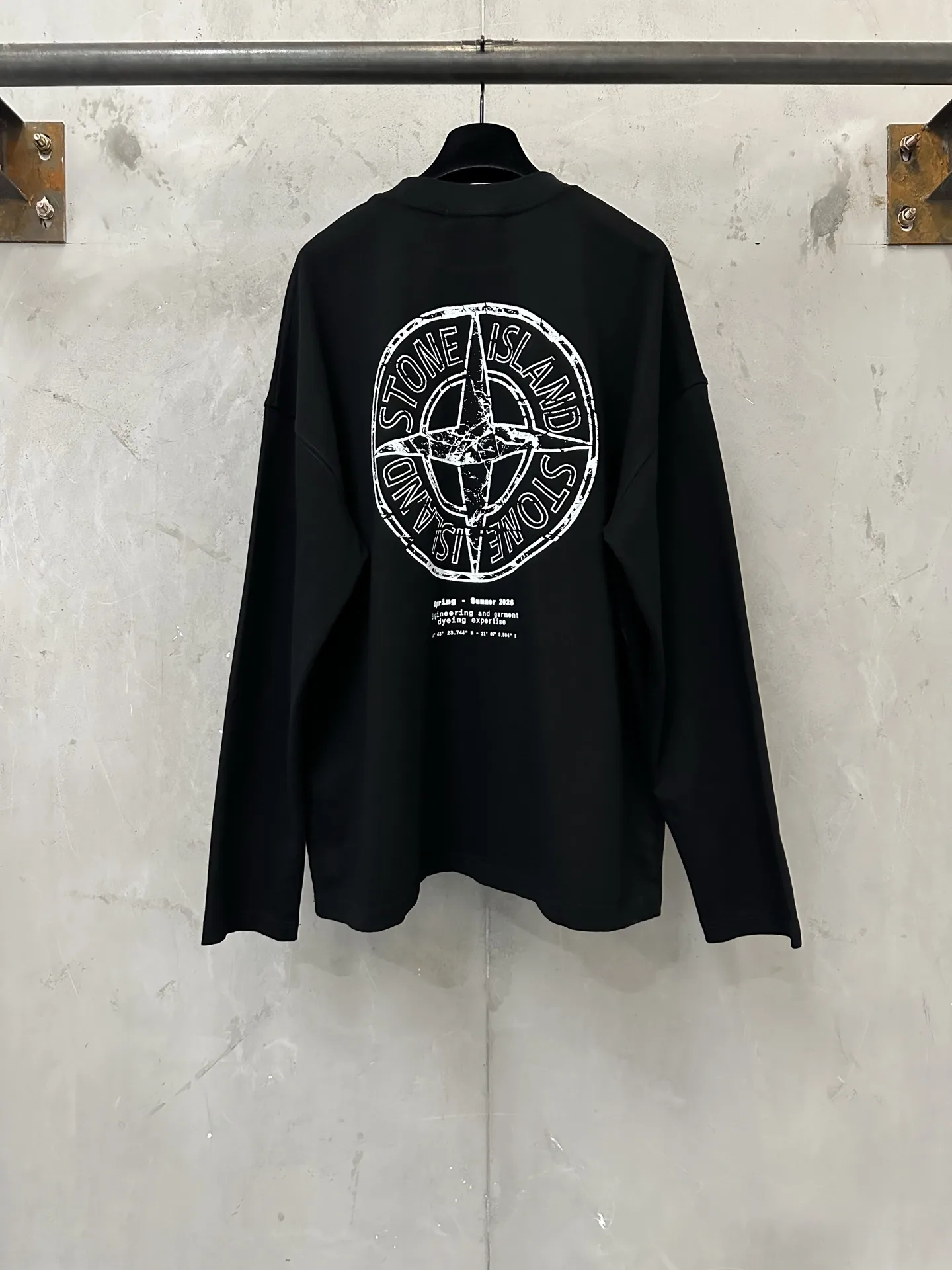 Logo Print Long-Sleeve Cotton T-Shirt D23024443 — view 2