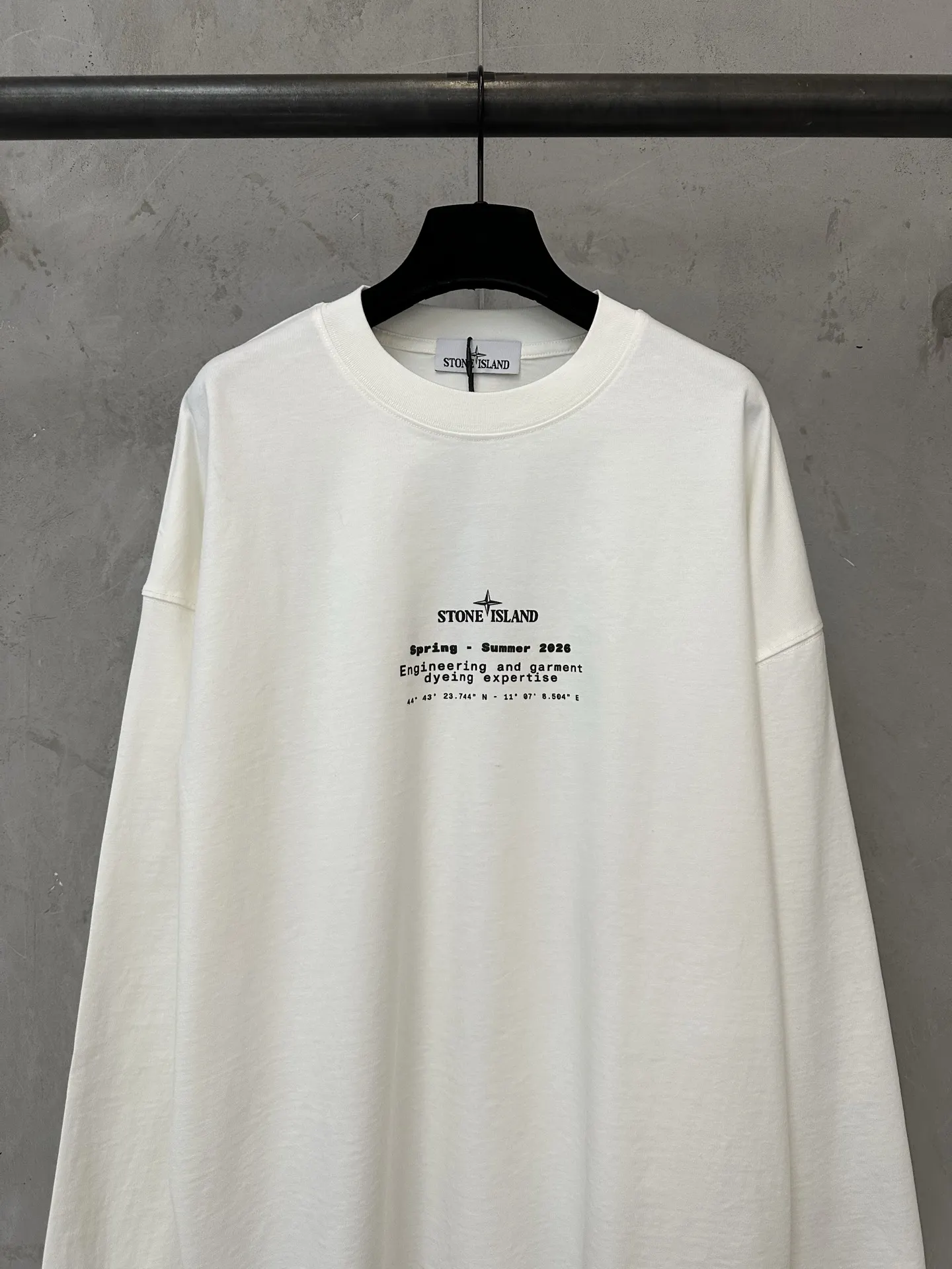 Triomphe Logo Zip-Up Ribbed Knit Hoodie D23023530 — view 3