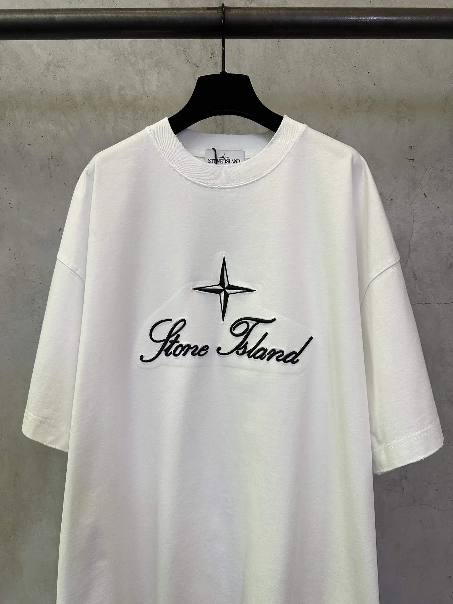 Embroidered Logo Heavyweight Cotton T-Shirt D23012825 — view 3