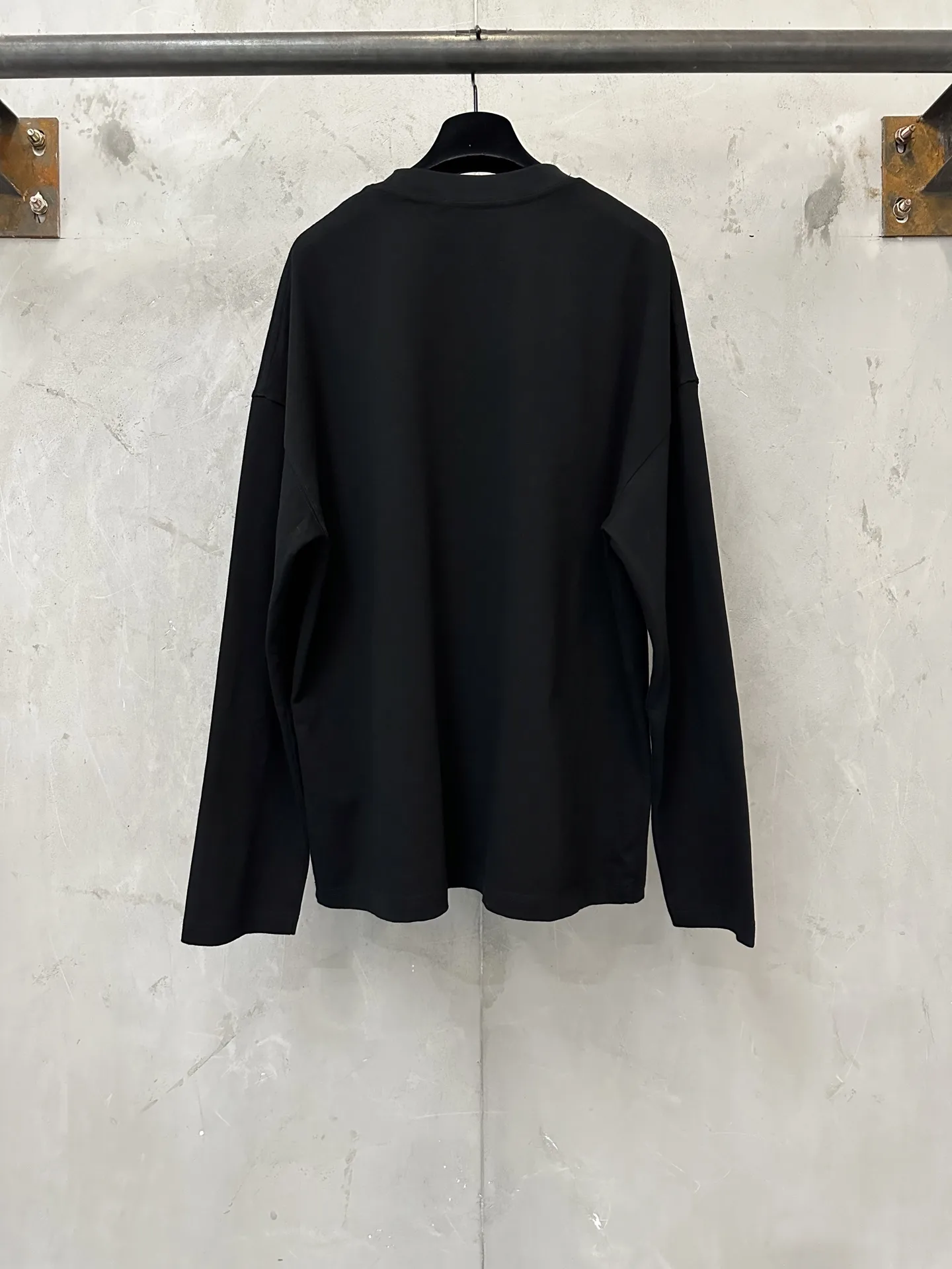 Embroidered Logo Oversized Long-Sleeve T-Shirt D23024422 — view 2