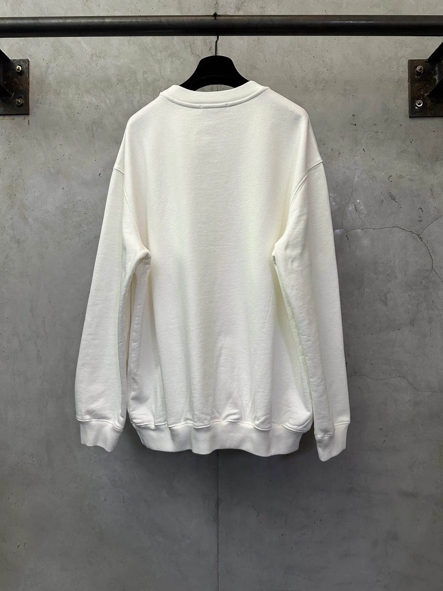 Logo-Patch Heavyweight Cotton Sweatshirt D25021831 — view 2