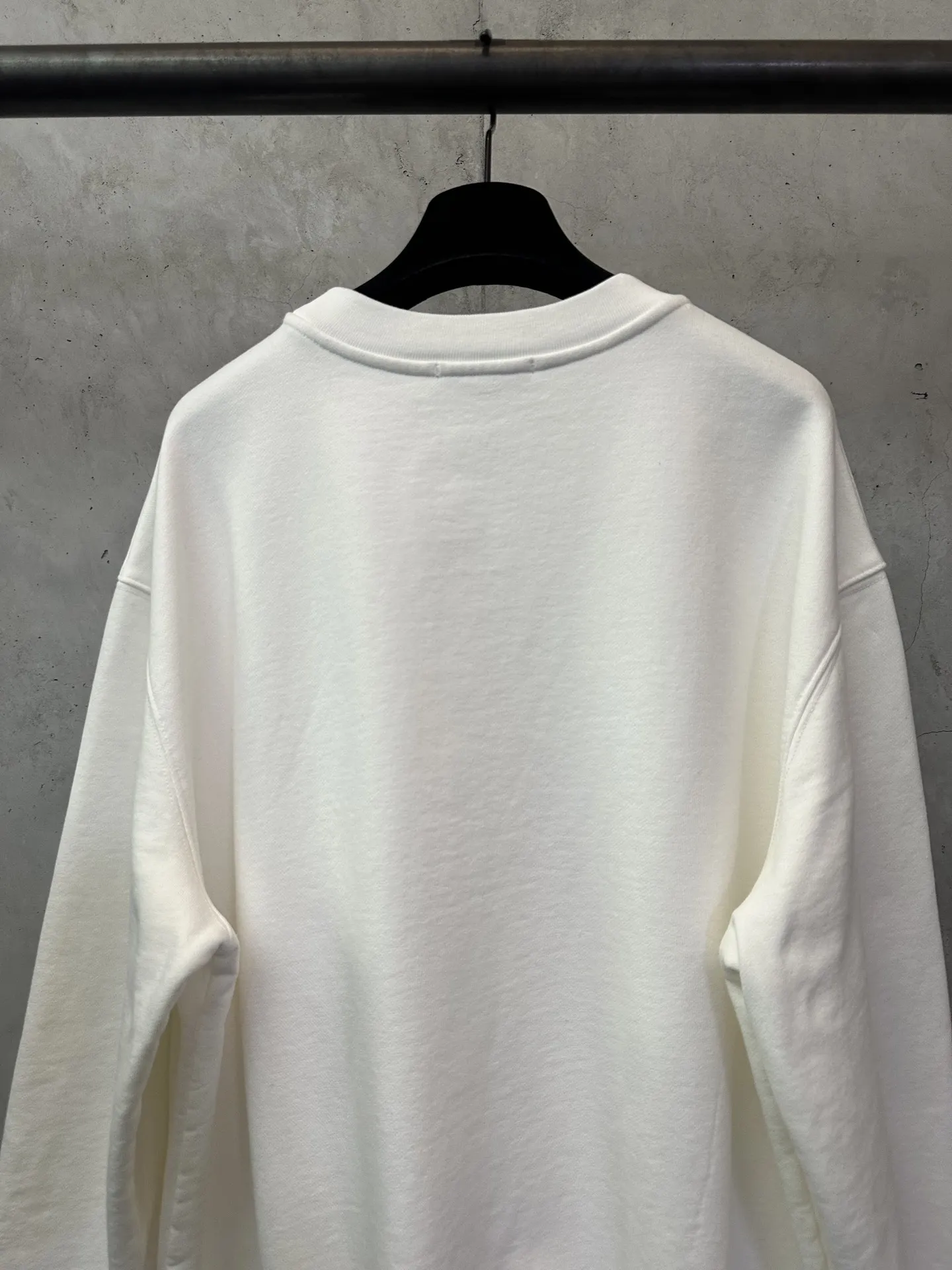 Logo-Patch Heavyweight Cotton Sweatshirt D25021831 — view 5