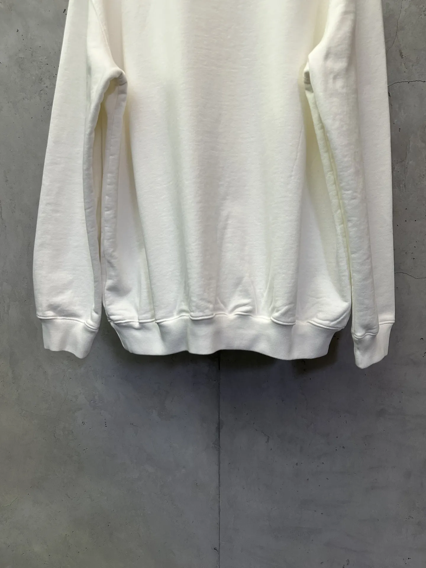 Logo-Patch Heavyweight Cotton Sweatshirt D25021831 — view 6