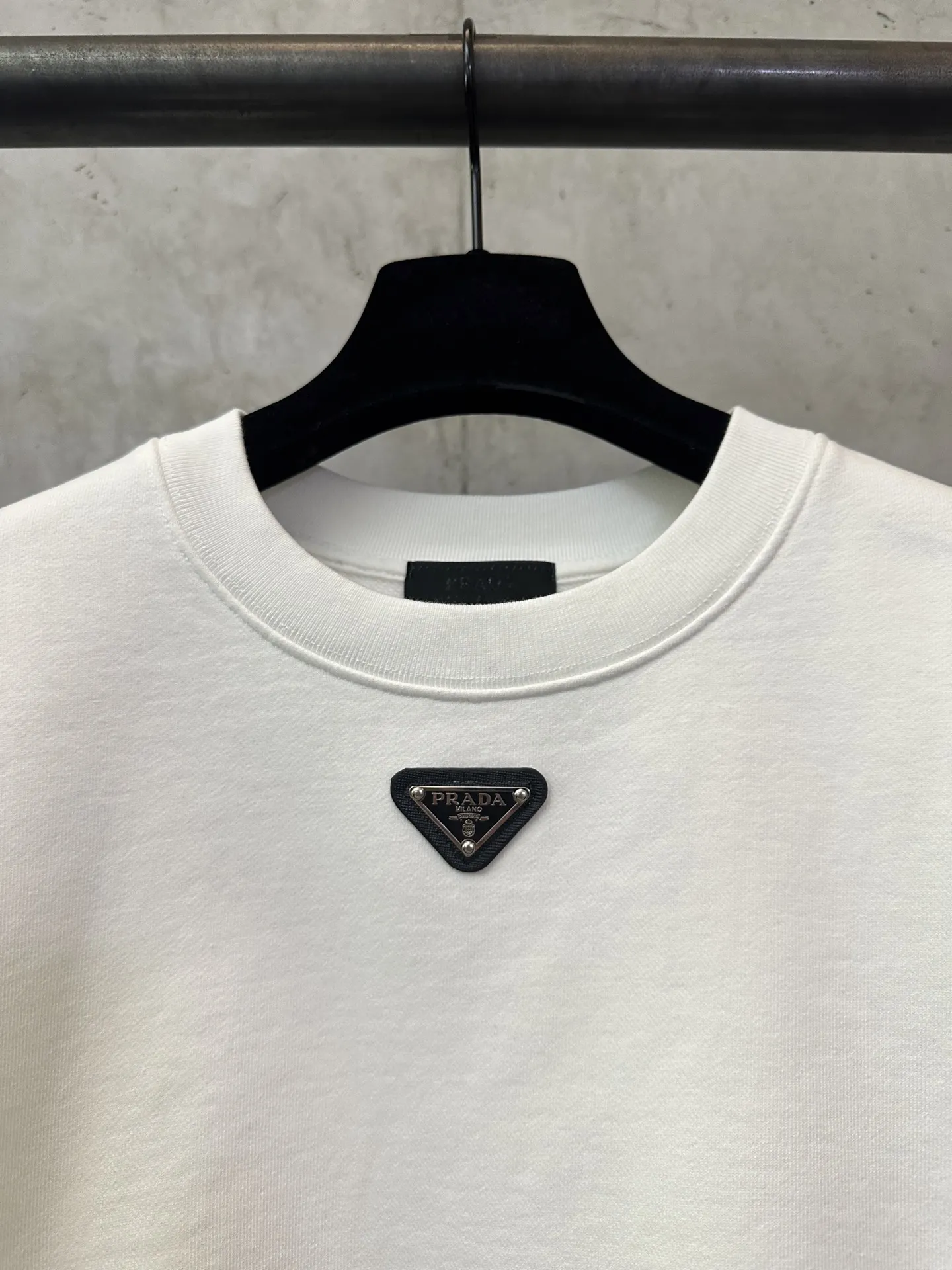 Logo-Patch Heavyweight Cotton Sweatshirt D25021831 — view 7