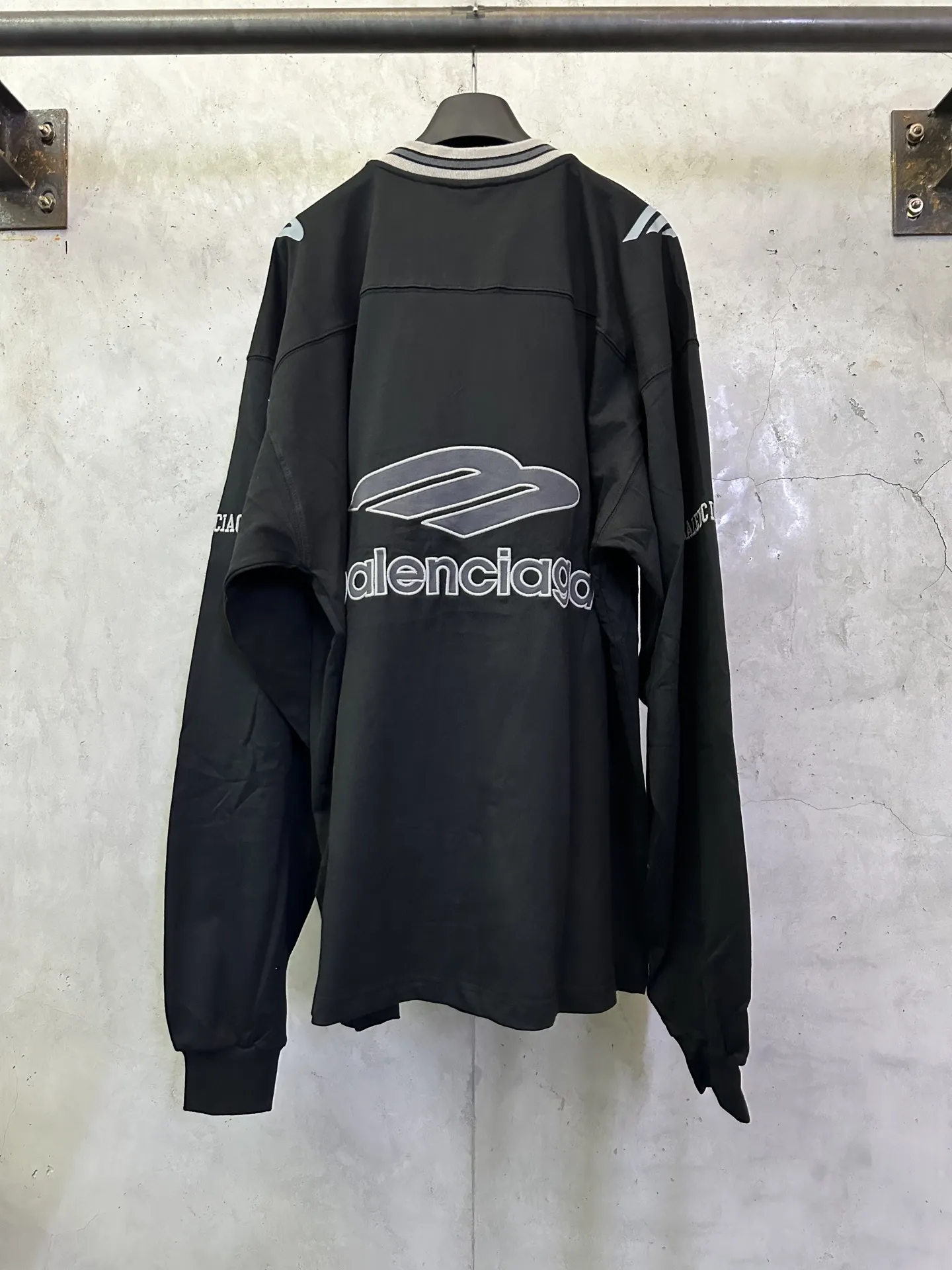 Football Embroidered Long-Sleeve Jersey D25511913 — view 2