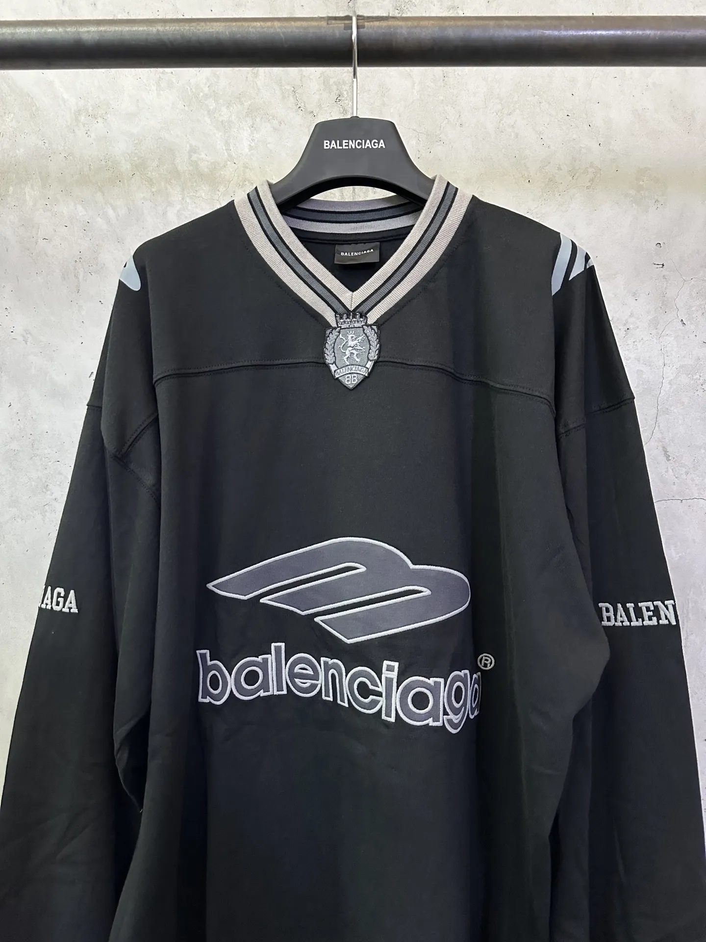 Football Embroidered Long-Sleeve Jersey D25511913 — view 3