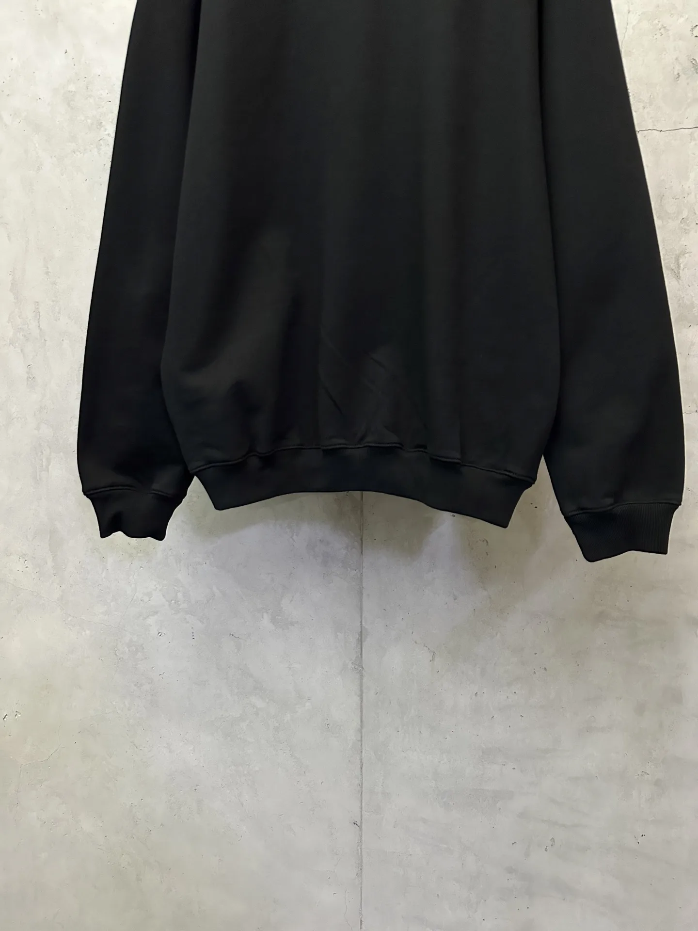 Accolade Heavyweight Cotton-Blend Sweatshirt D25521826 — view 4