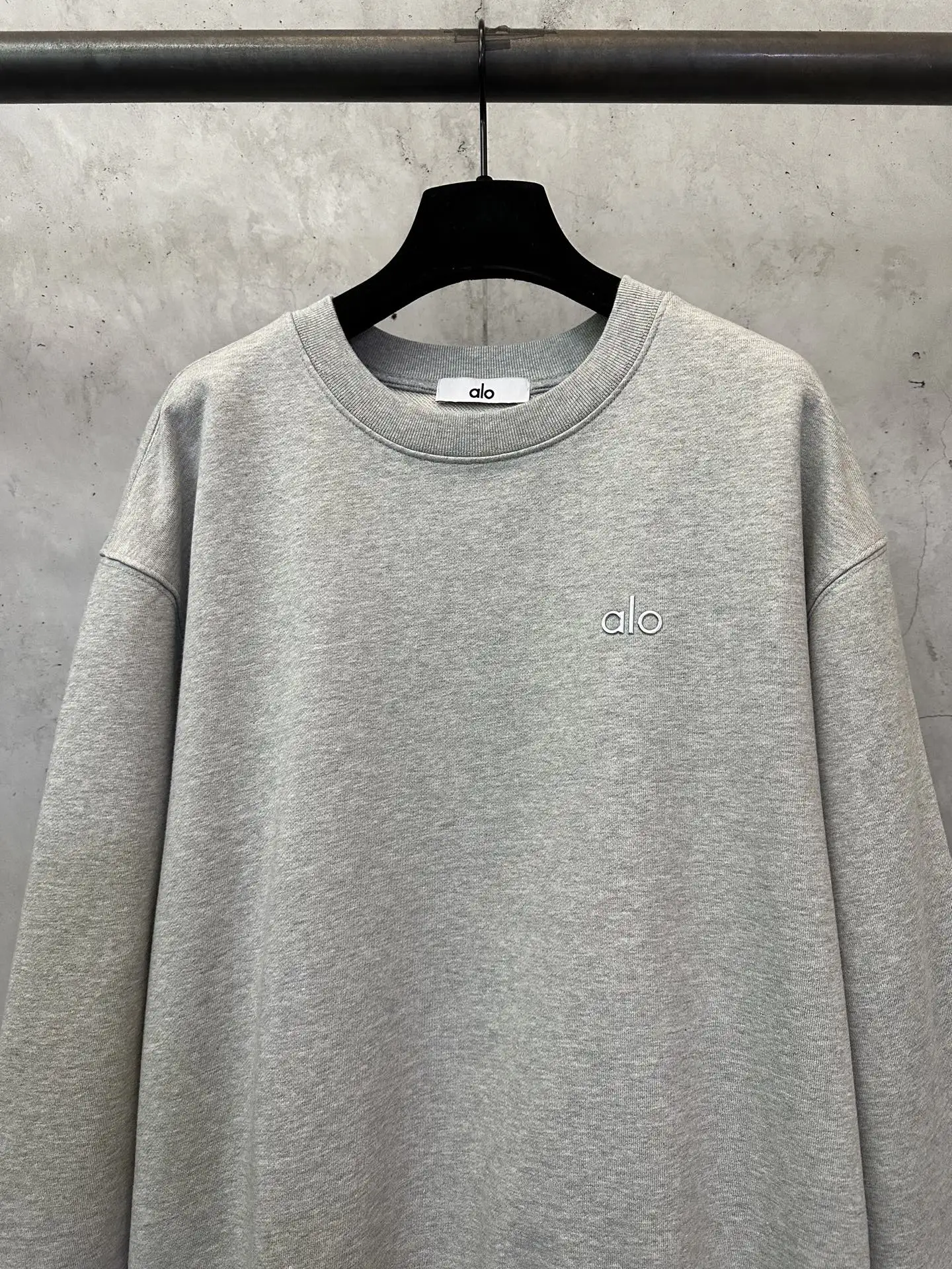 Accolade Heavyweight Cotton Crew-Neck Sweatshirt D25521827 — view 3