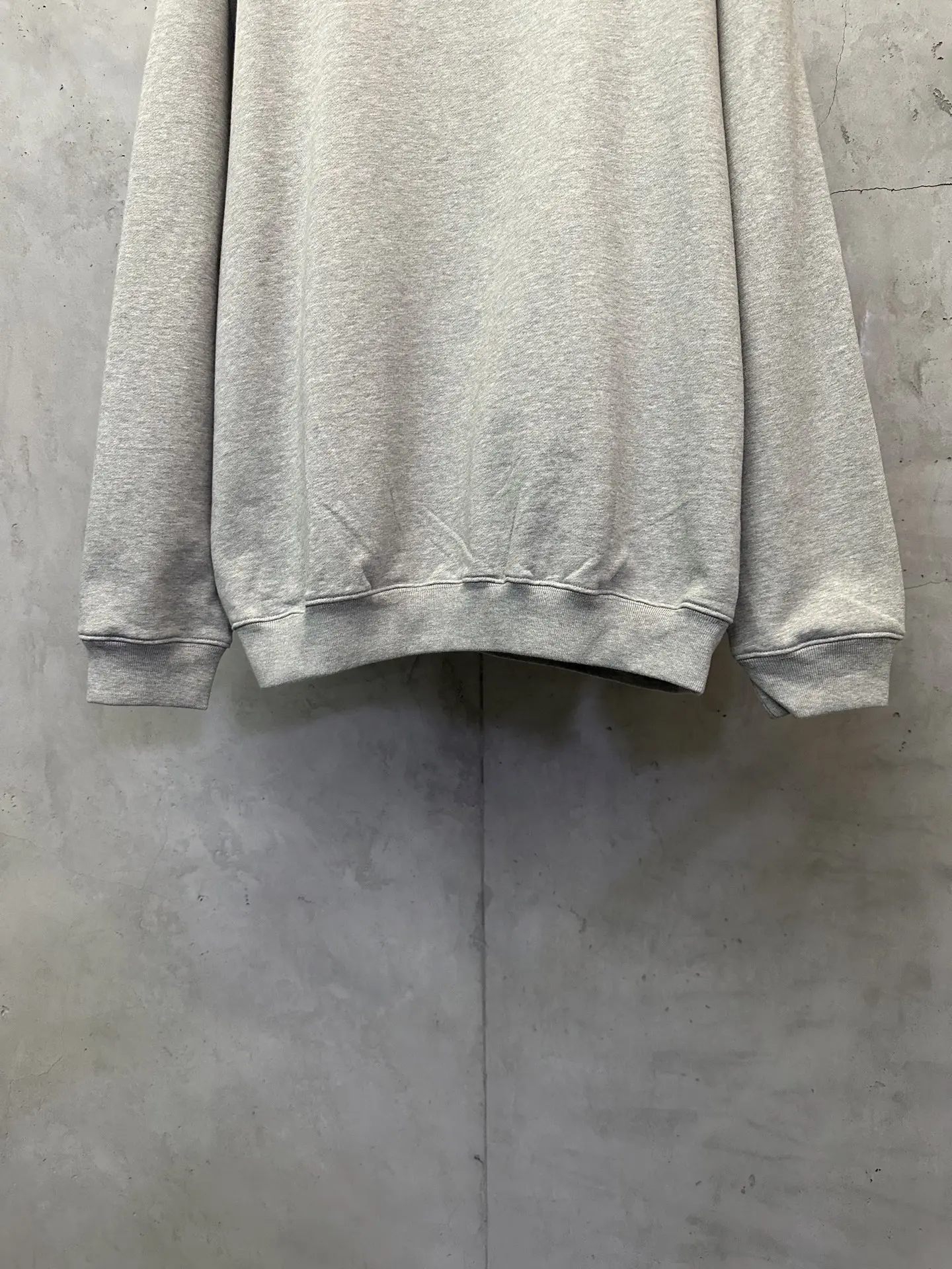 Accolade Heavyweight Cotton Crew-Neck Sweatshirt D25521827 — view 4