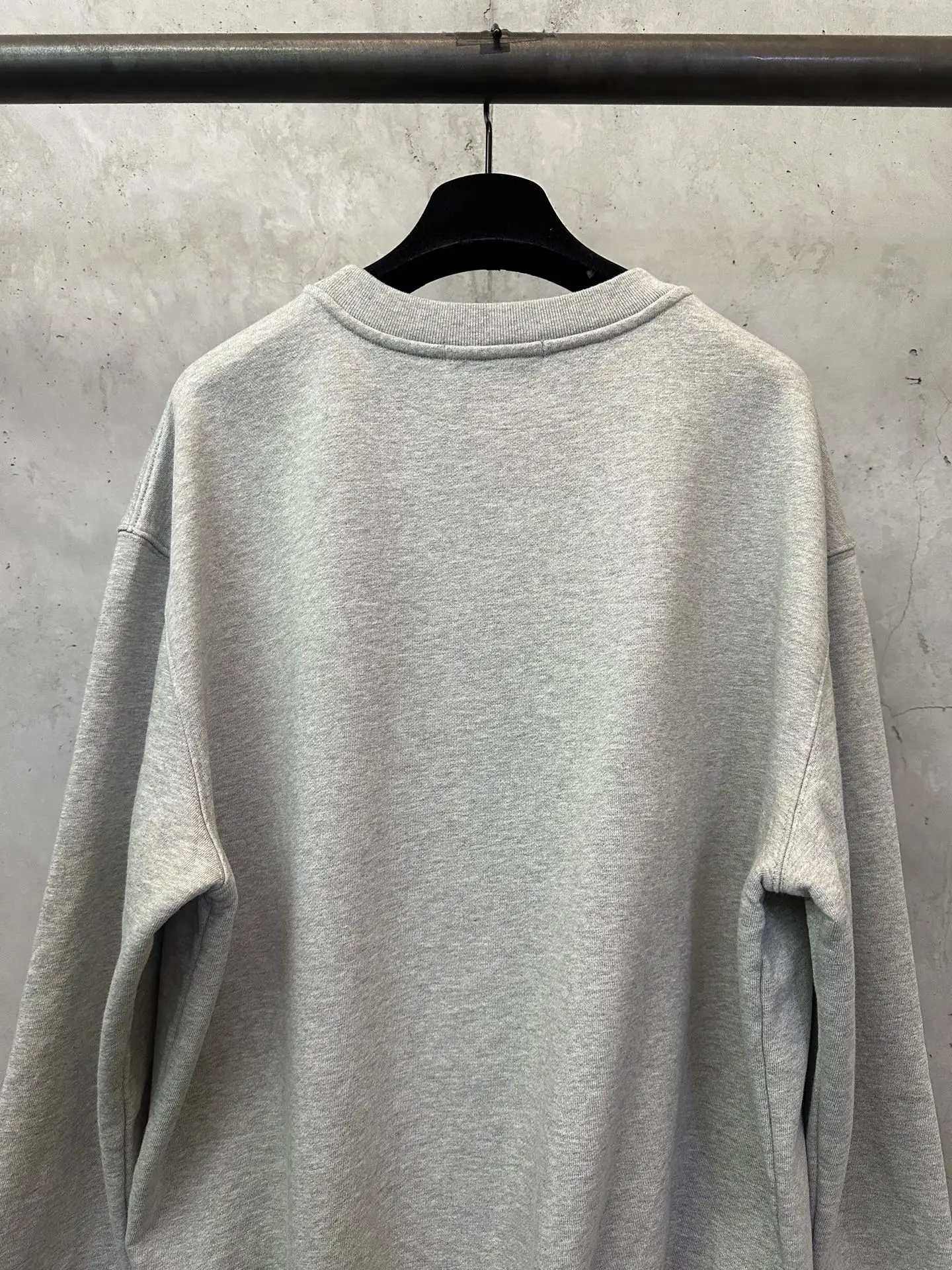 Accolade Heavyweight Cotton Crew-Neck Sweatshirt D25521827 — view 5