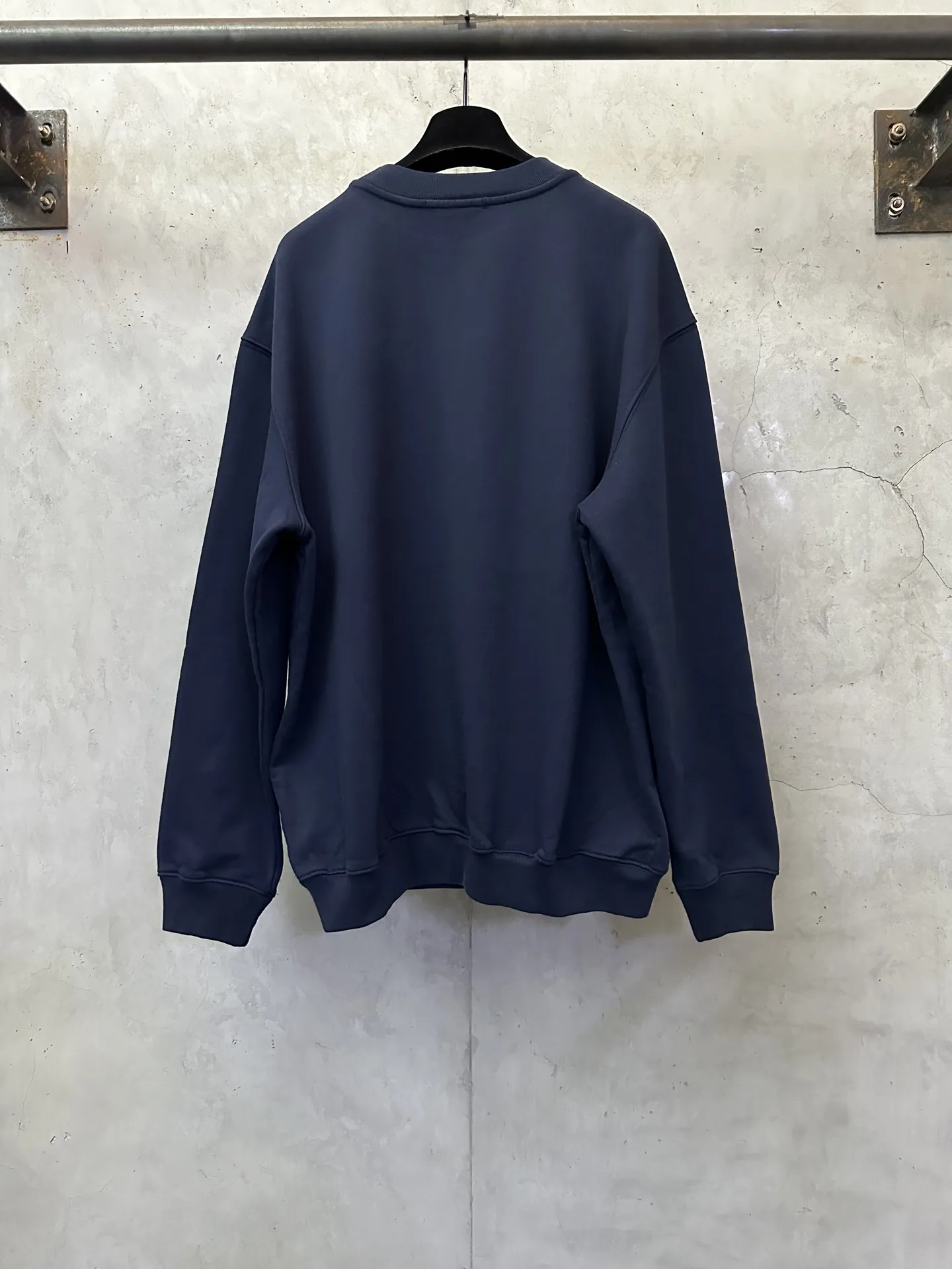 Accolade Heavyweight Cotton Crew-Neck Sweatshirt D25521828 — view 2