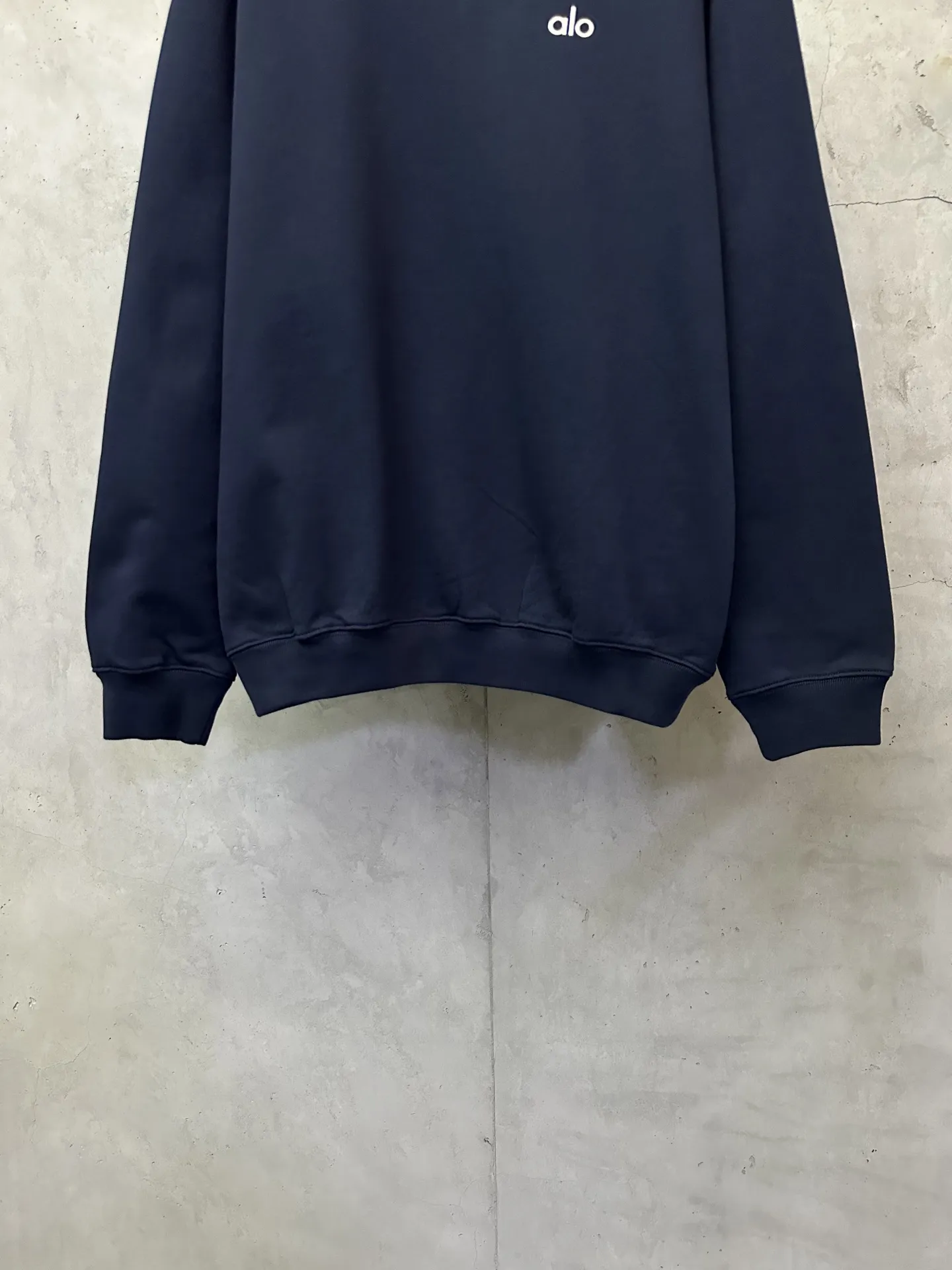 Accolade Heavyweight Cotton Crew-Neck Sweatshirt D25521828 — view 4