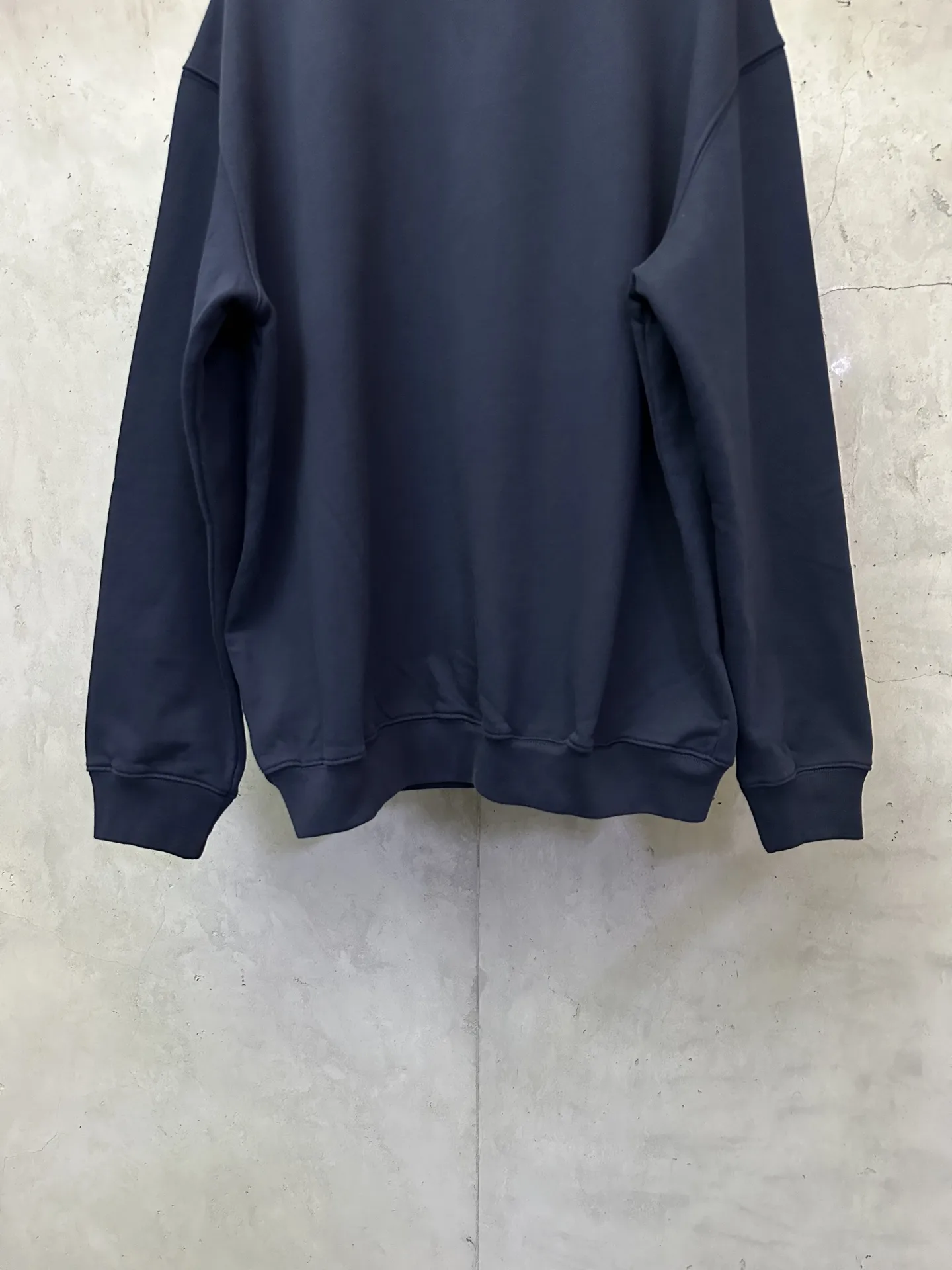Accolade Heavyweight Cotton Crew-Neck Sweatshirt D25521828 — view 6