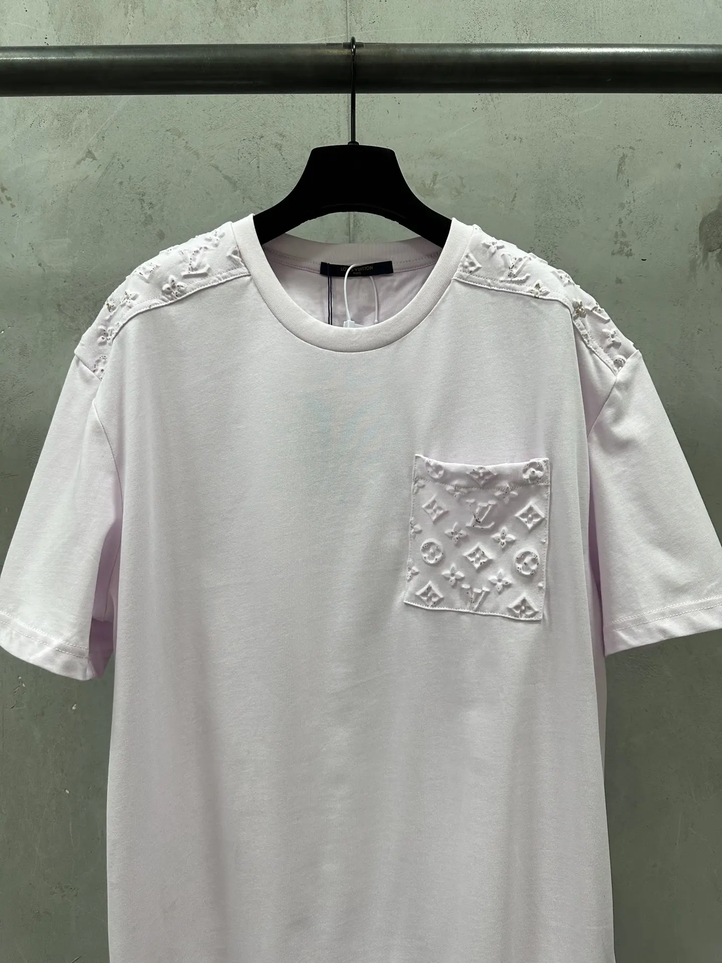 Monogram Embossed Pocket T-Shirt D26020128 — view 3