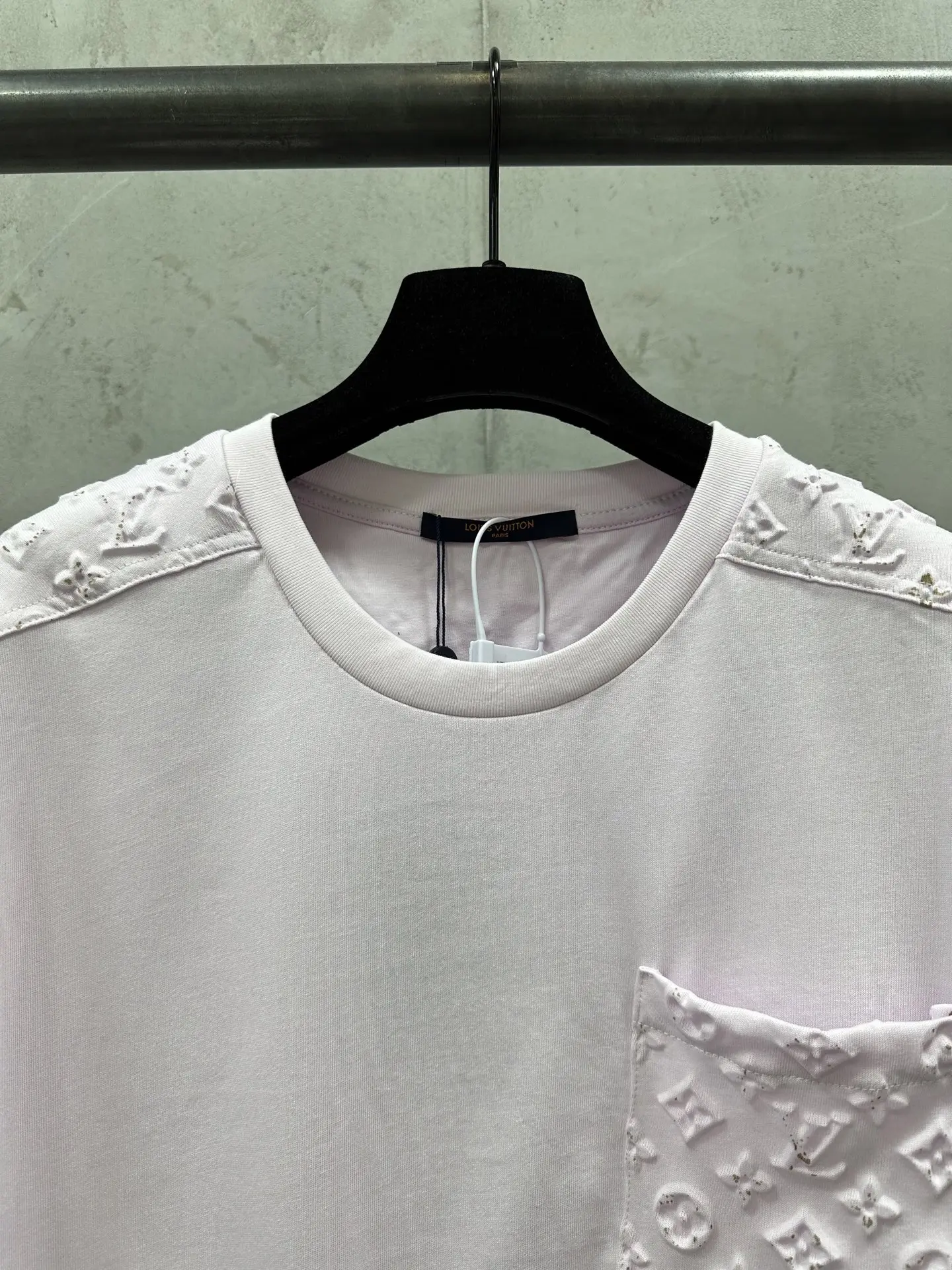 Monogram Embossed Pocket T-Shirt D26020128 — view 5