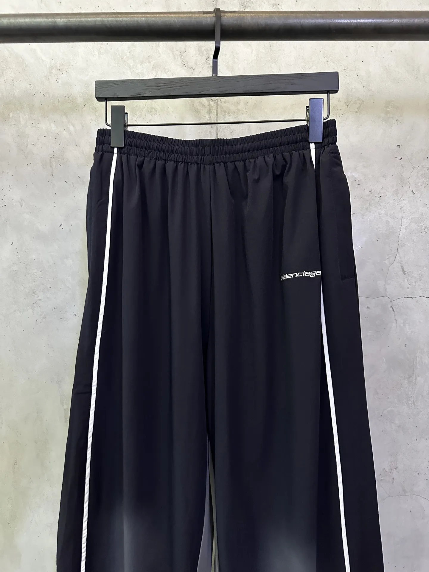 Logo-Print Panelled Wide-Leg Track Pants D27012814 — view 3