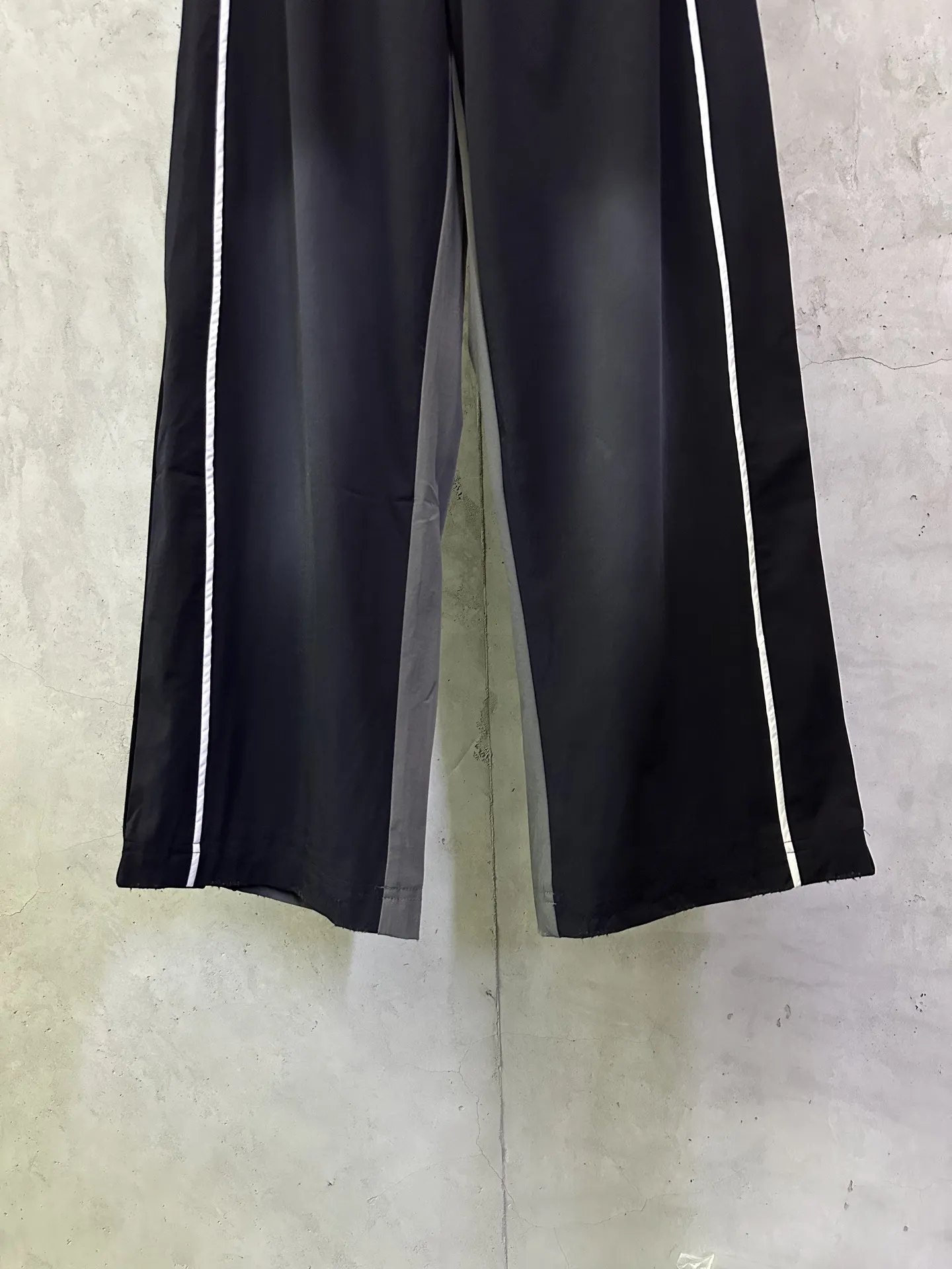 Logo-Print Panelled Wide-Leg Track Pants D27012814 — view 4
