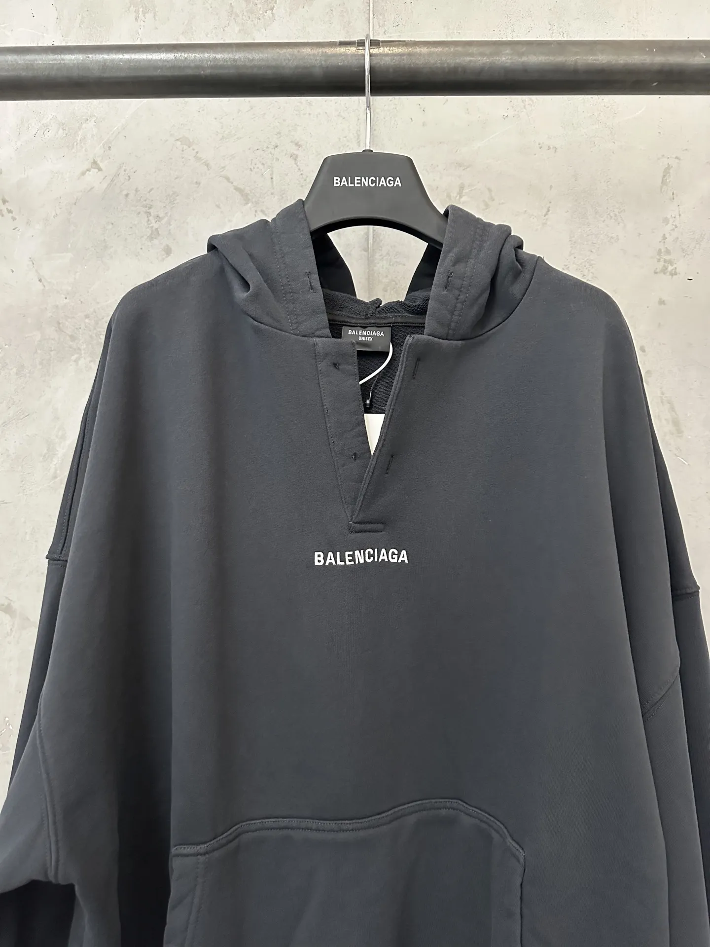 Logo Embroidery Open-Neck Hoodie D29020238 — view 3