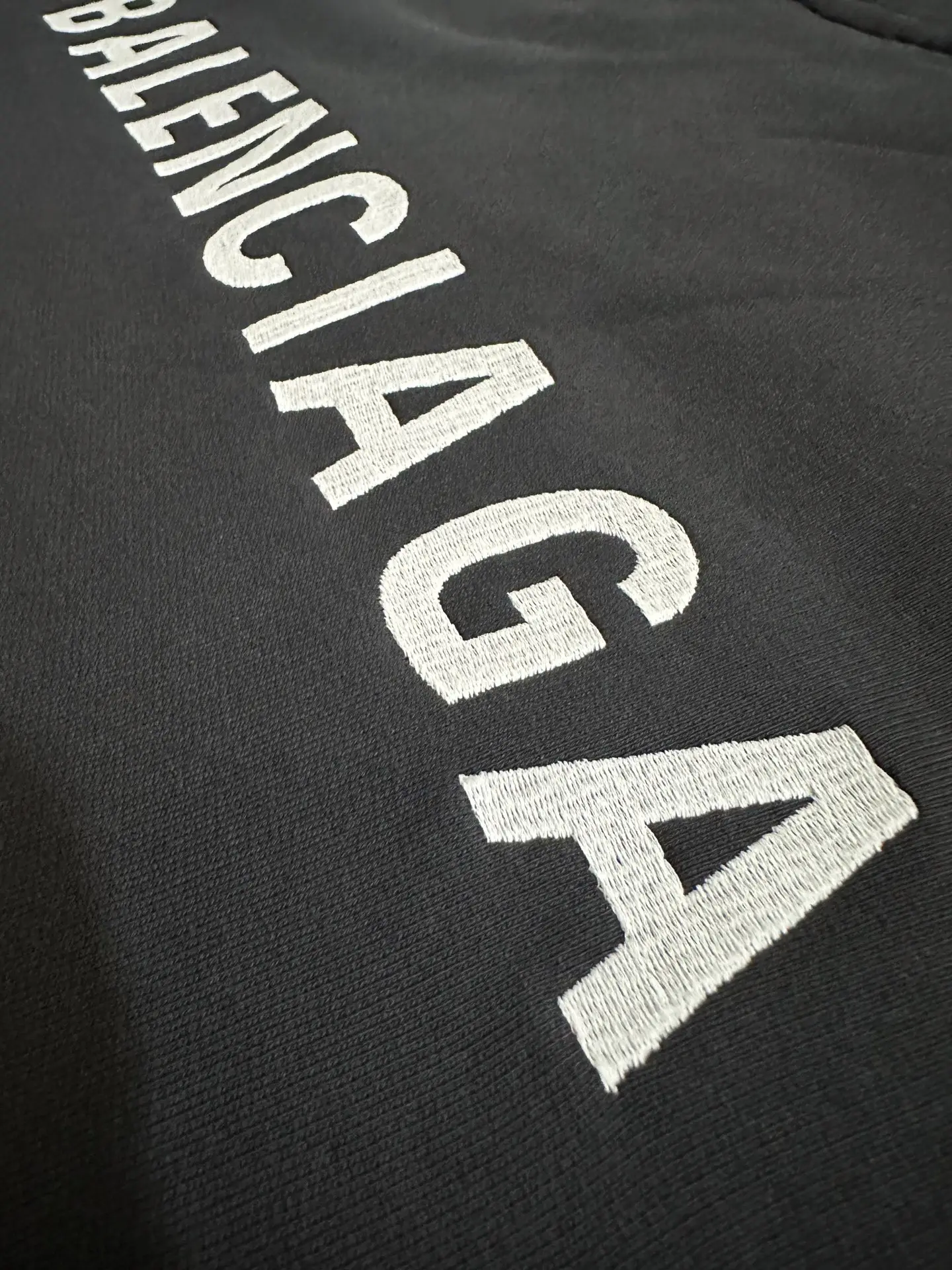 Logo Embroidery Open-Neck Hoodie D29020238 — view 10