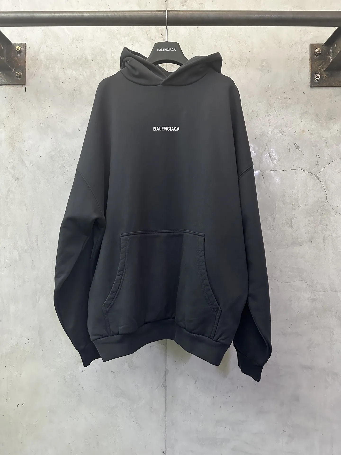 Logo Embroidered Oversized Hoodie D31020148