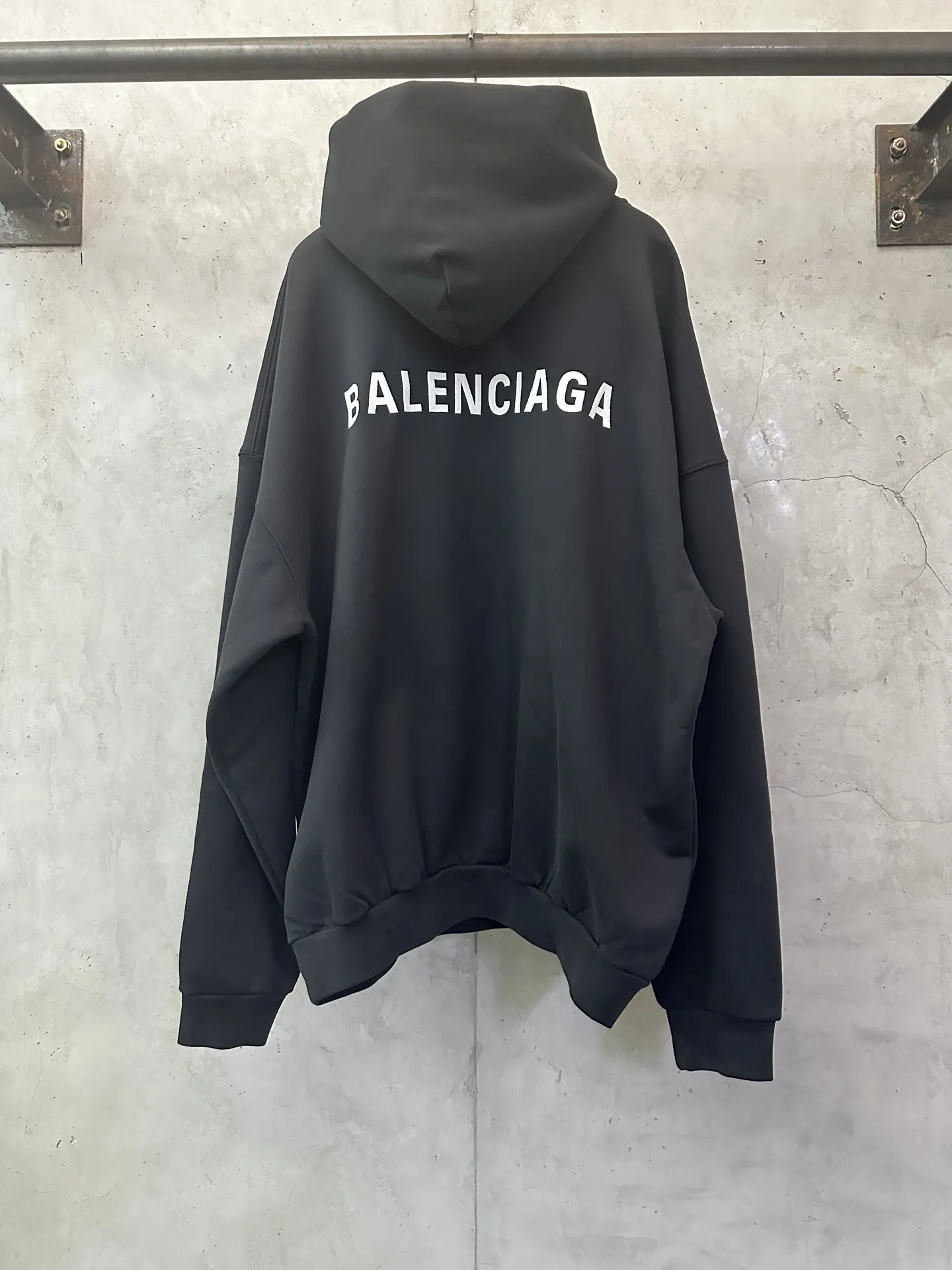 Logo Embroidered Oversized Hoodie D31020148 — view 2