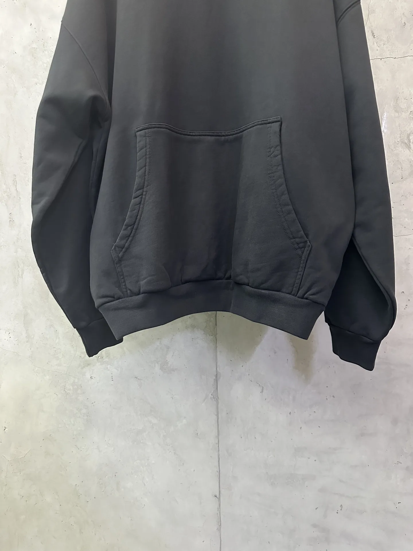Logo Embroidered Oversized Hoodie D31020148 — view 4