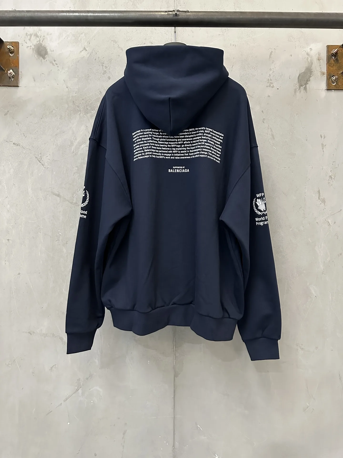 WFP Logo Print Zip-Up Hoodie D31021823 — view 2