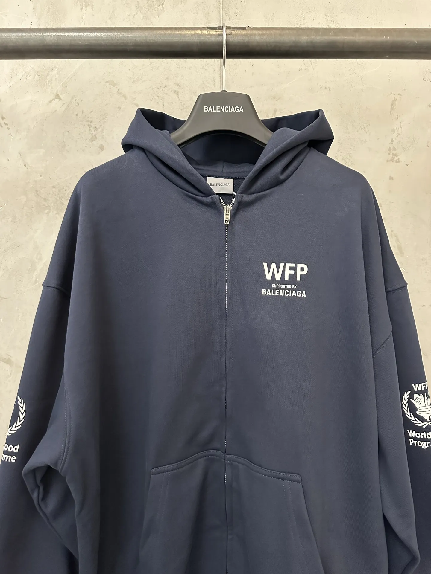 WFP Logo Print Zip-Up Hoodie D31021823 — view 3