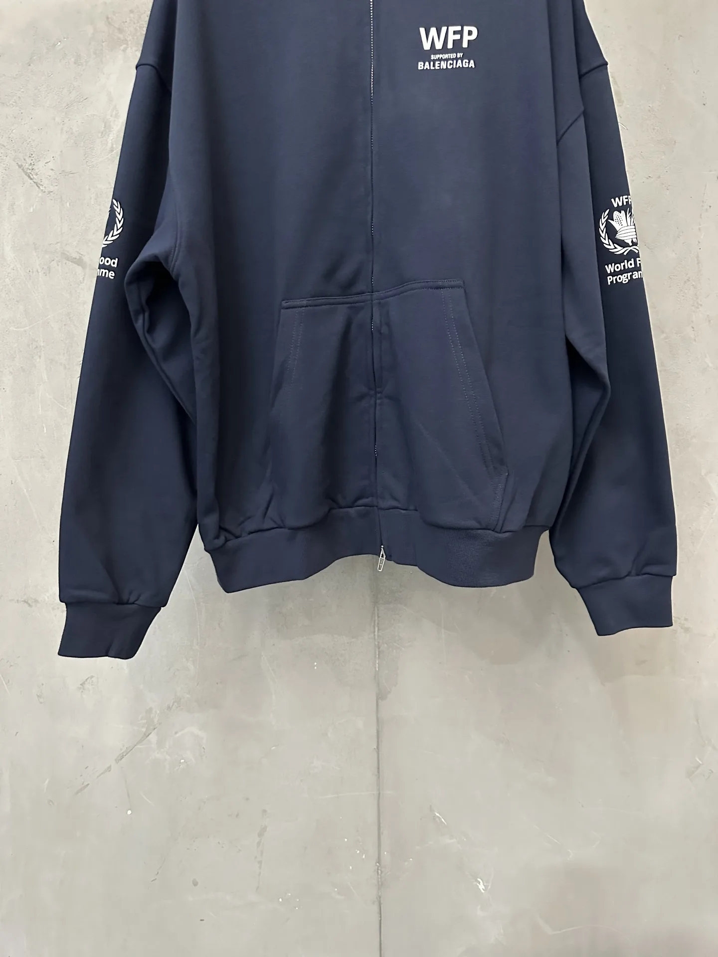 WFP Logo Print Zip-Up Hoodie D31021823 — view 4