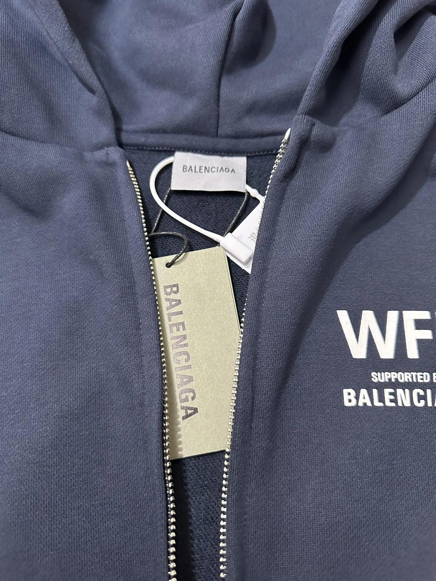 WFP Logo Print Zip-Up Hoodie D31021823 — view 6