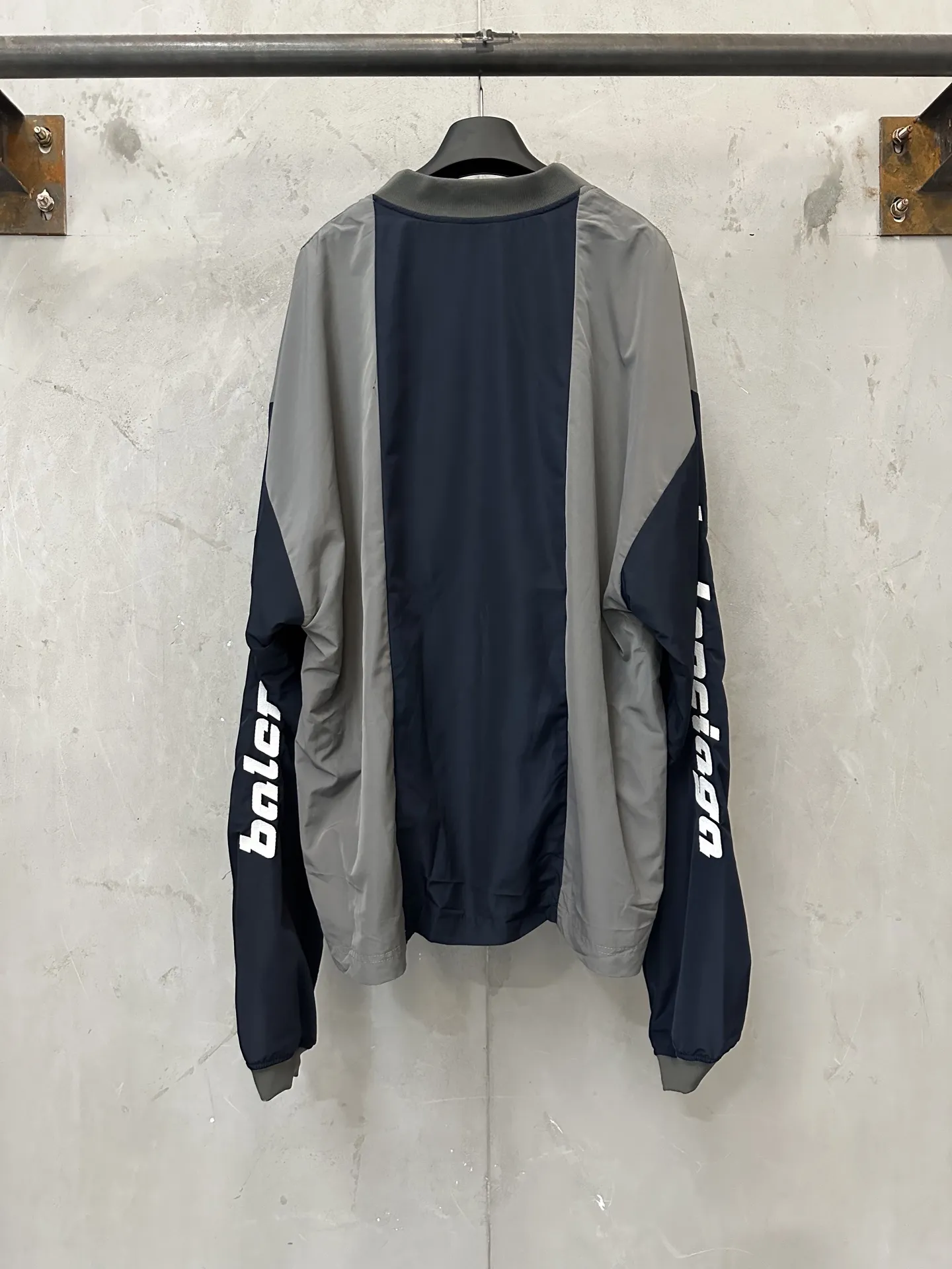 Logo-Print Color-Block Nylon Jersey D31024379 — view 2