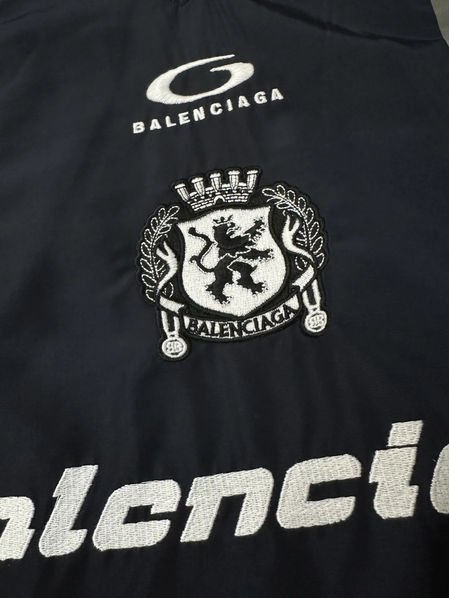 Logo-Print Color-Block Nylon Jersey D31024379 — view 8