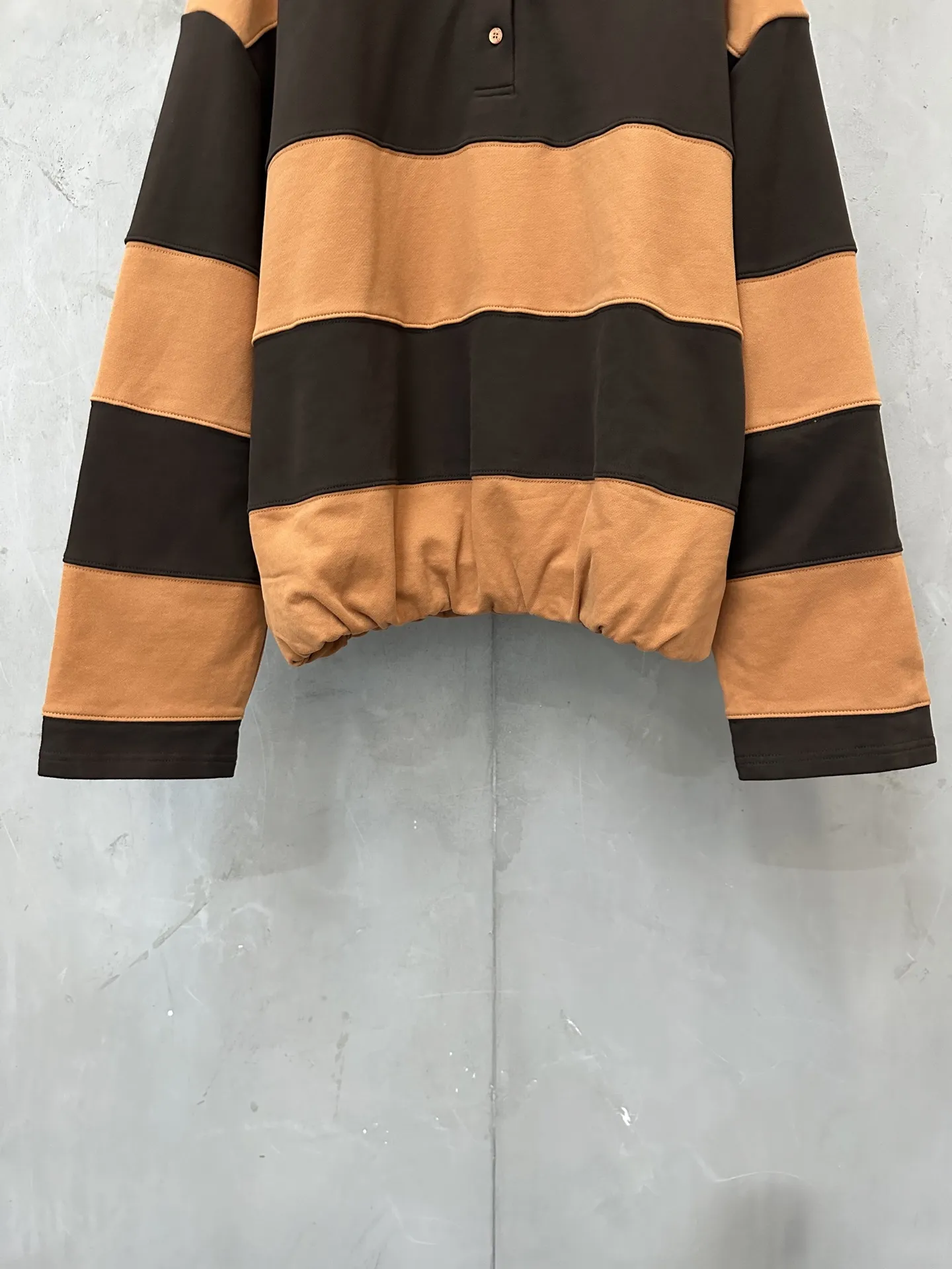 Contrast Stripe Leather-Collar Sweatshirt D35021801 — view 4