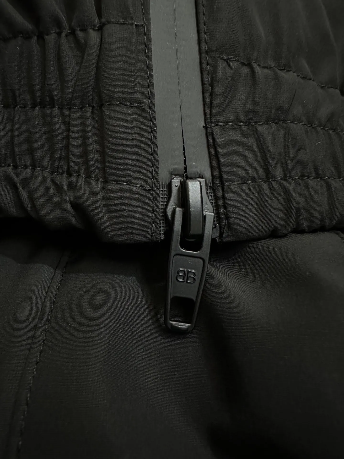 Color-Block Hooded Windbreaker Jacket D37020234 — view 10