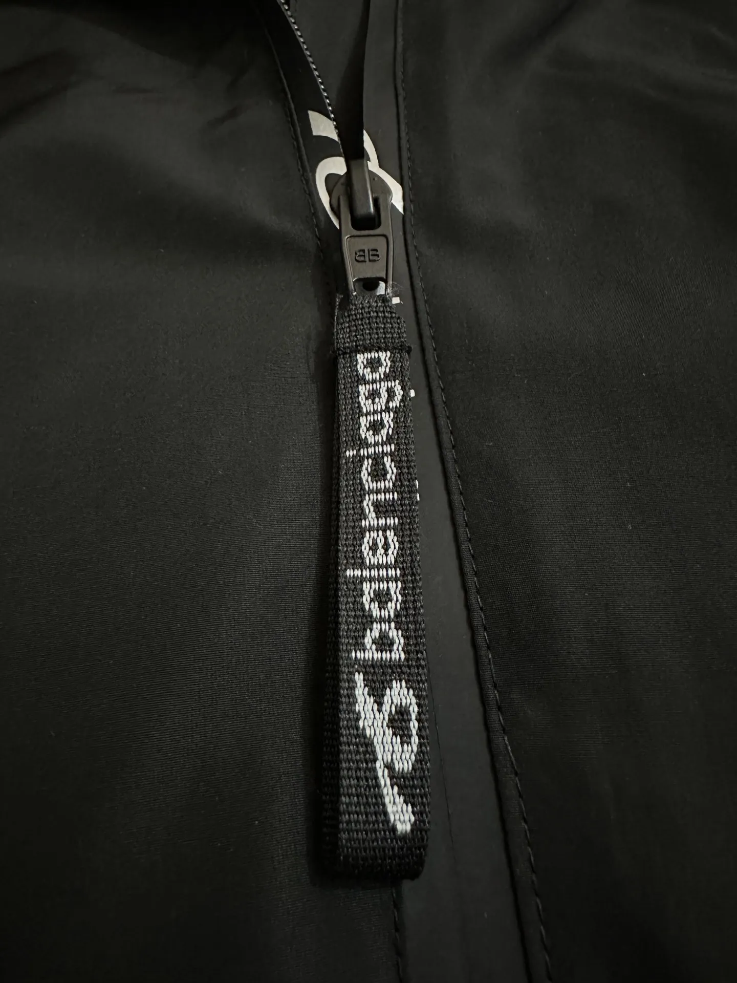 Color-Block Hooded Windbreaker Jacket D37020234 — view 12