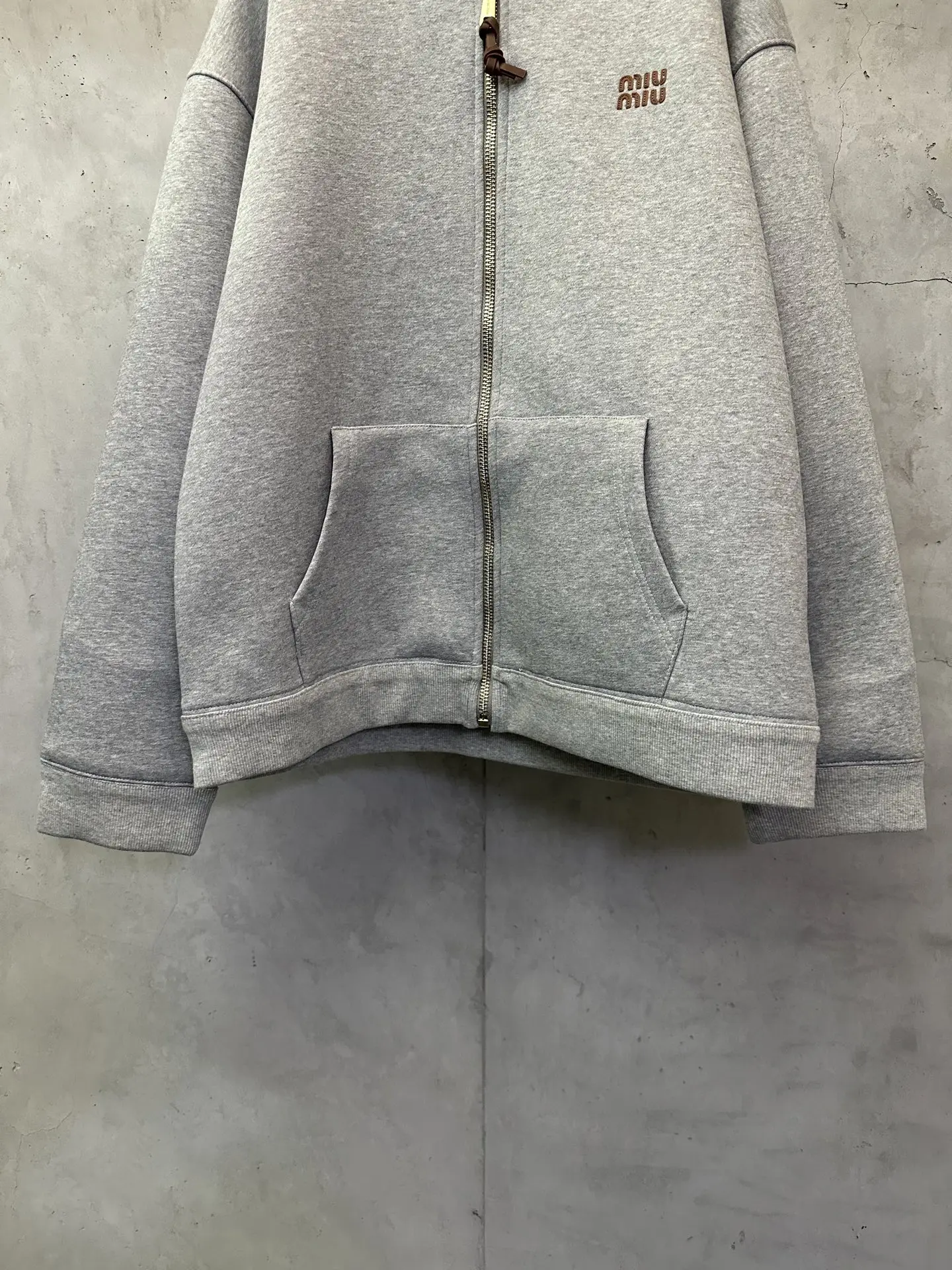 Logo-Embroidered Zip-Up Hoodie D37024406 — view 4