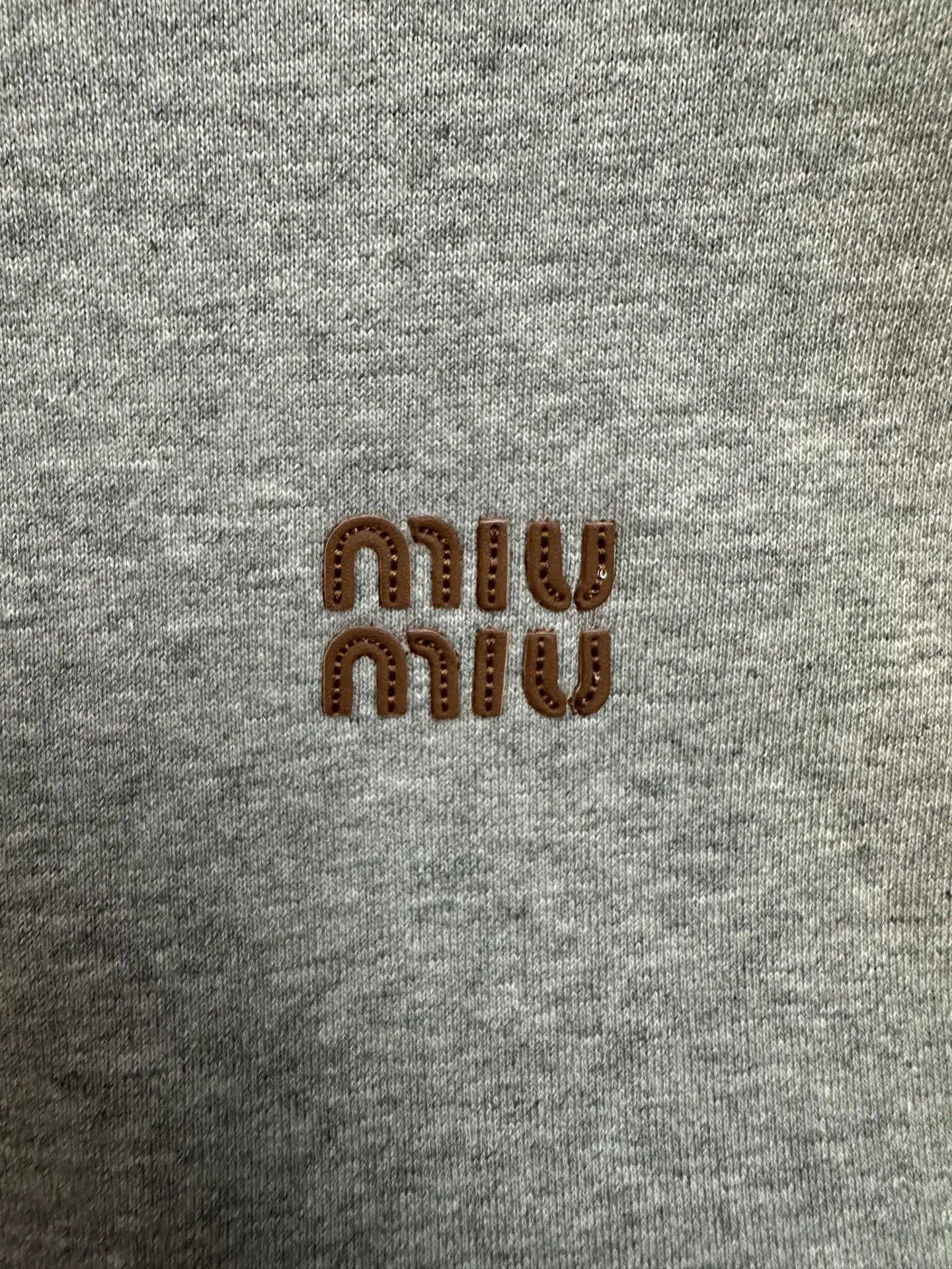 Logo-Embroidered Zip-Up Hoodie D37024406 — view 8