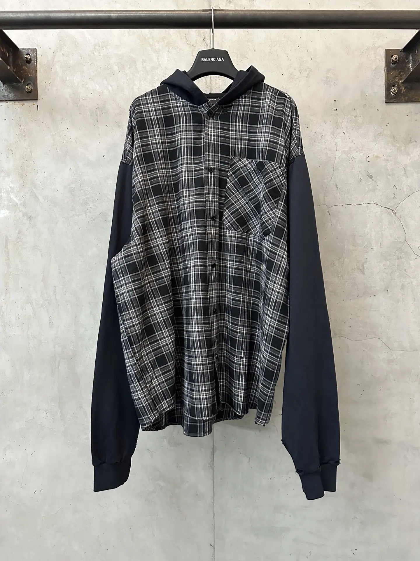 Panelled Checked Hooded Jacket D40012331