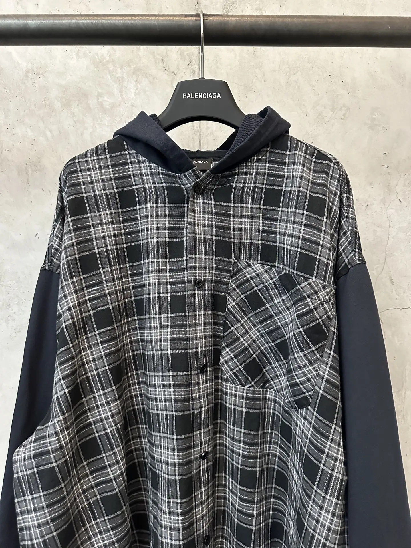 Panelled Checked Hooded Jacket D40012331 — view 3