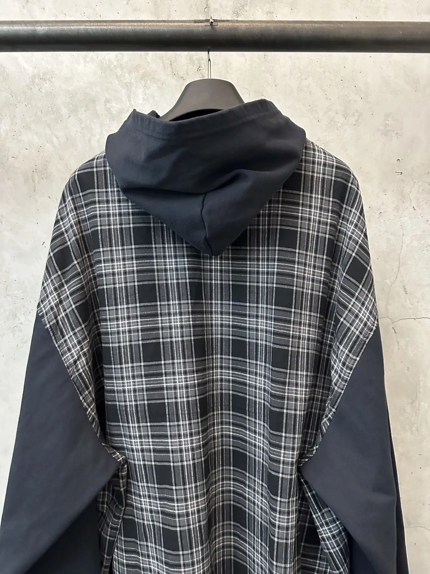 Panelled Checked Hooded Jacket D40012331 — view 5