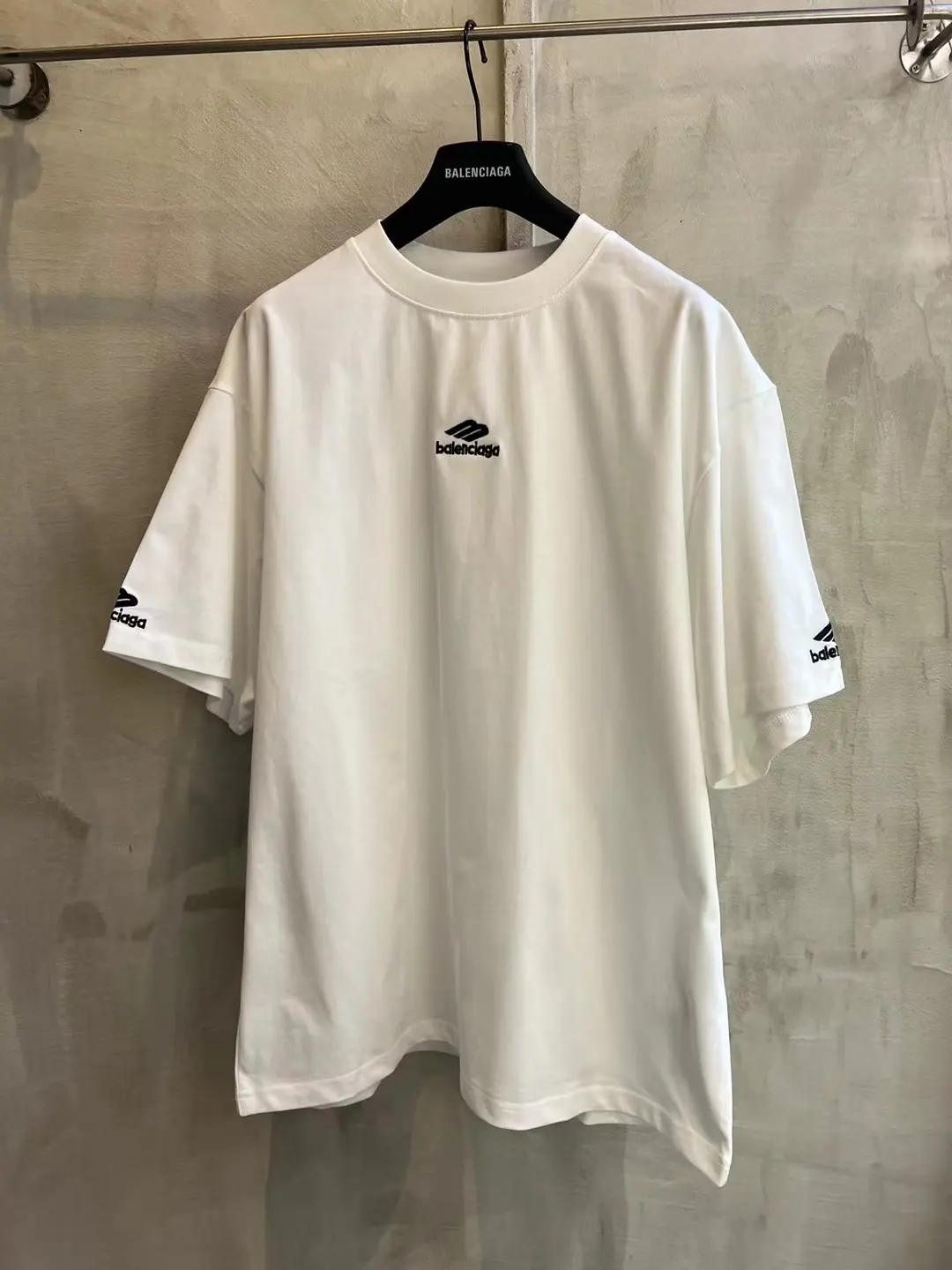 Logo Embroidery Oversized Cotton T-Shirt D15020020 — view 23