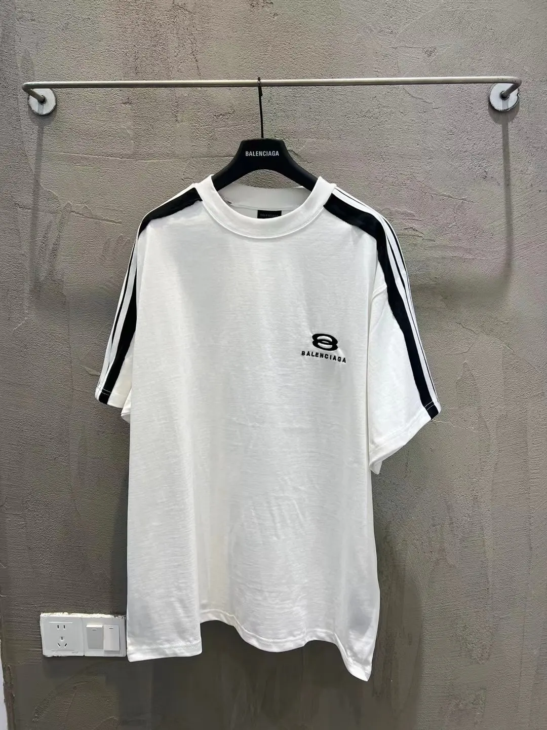 Unity Logo Embroidered Striped T-Shirt D8521873