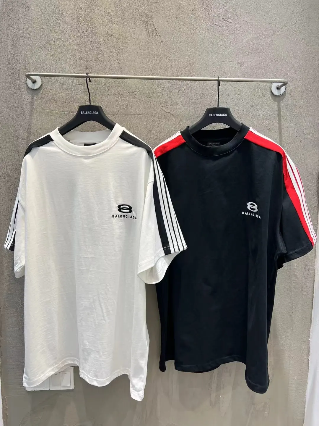 Unity Logo Embroidered Striped T-Shirt D8521873 — view 7