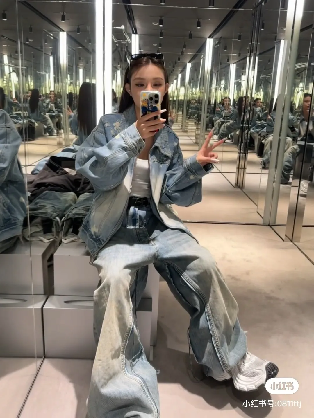 Panelled Wide-Leg Denim Jeans D28019915 — view 7