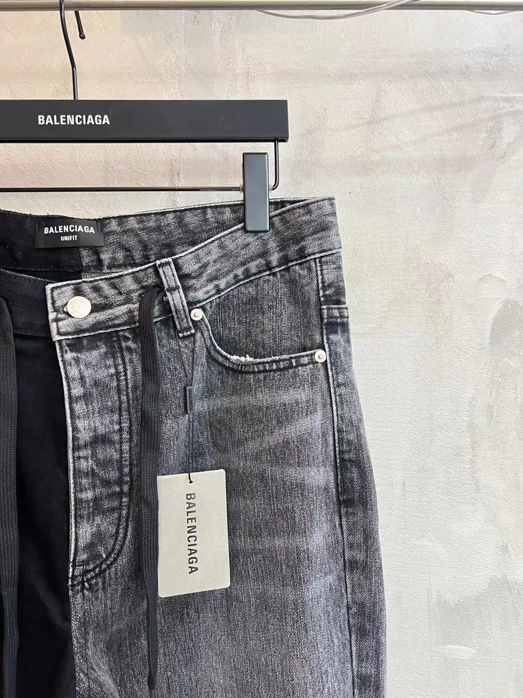 Asymmetric Paneled Straight-Leg Jeans D23521858 — view 12