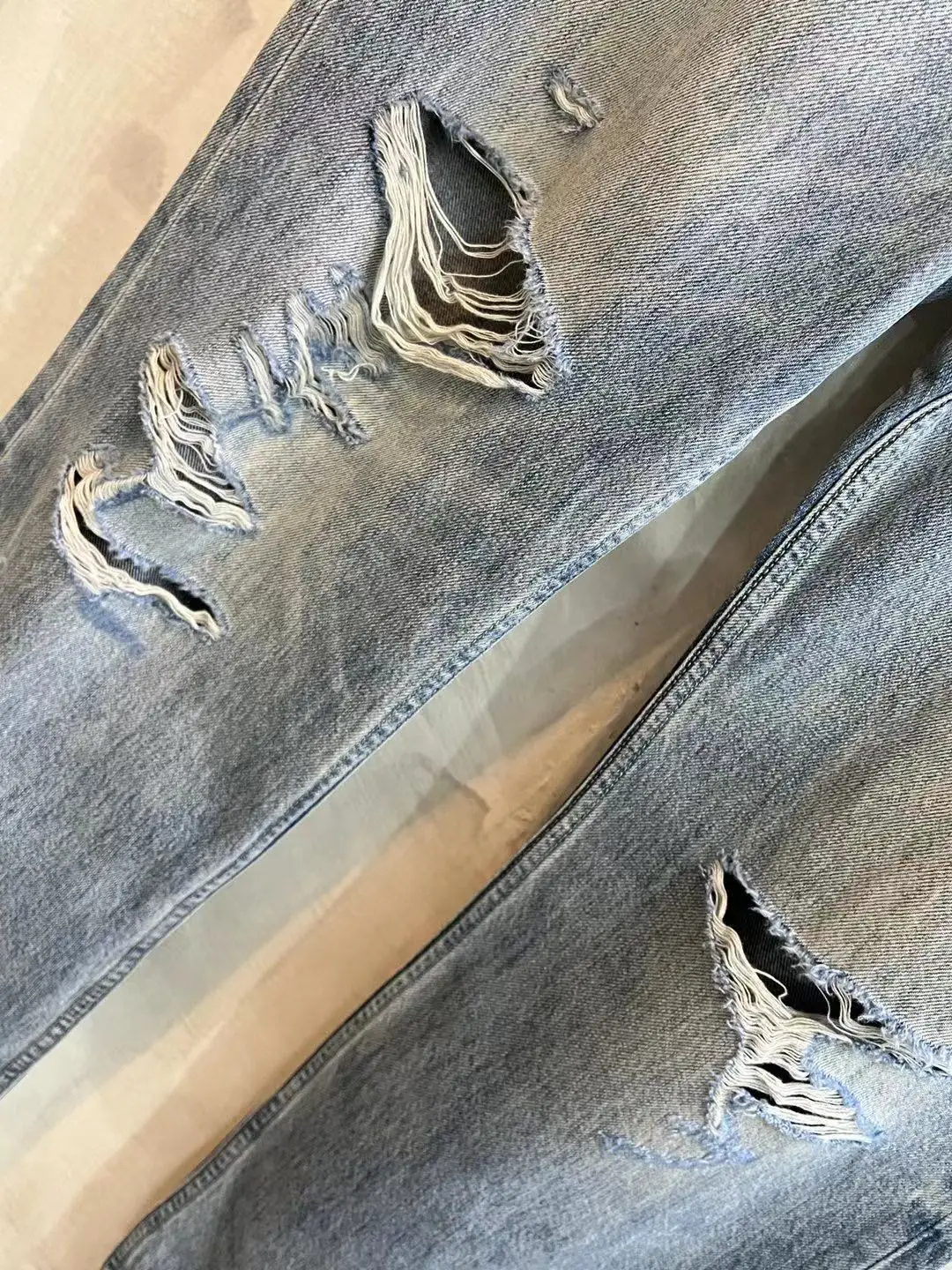 Distressed Straight-Leg Jeans with Integrated Leather Belt D27020014 — view 5