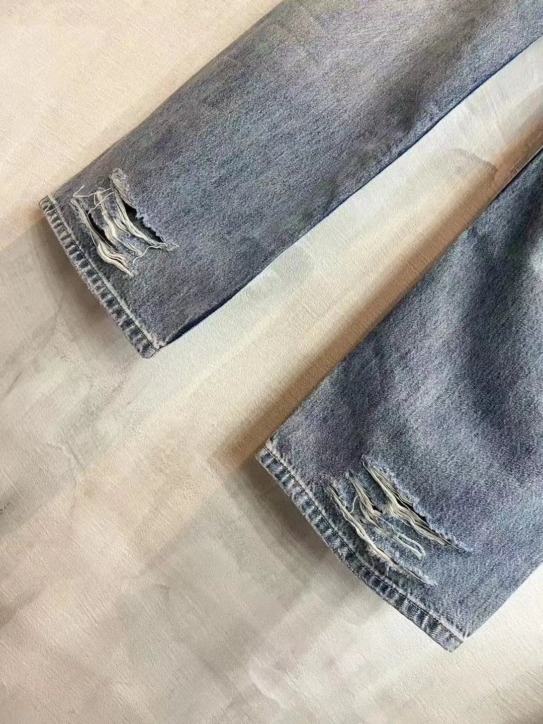 Distressed Straight-Leg Jeans with Integrated Leather Belt D27020014 — view 7