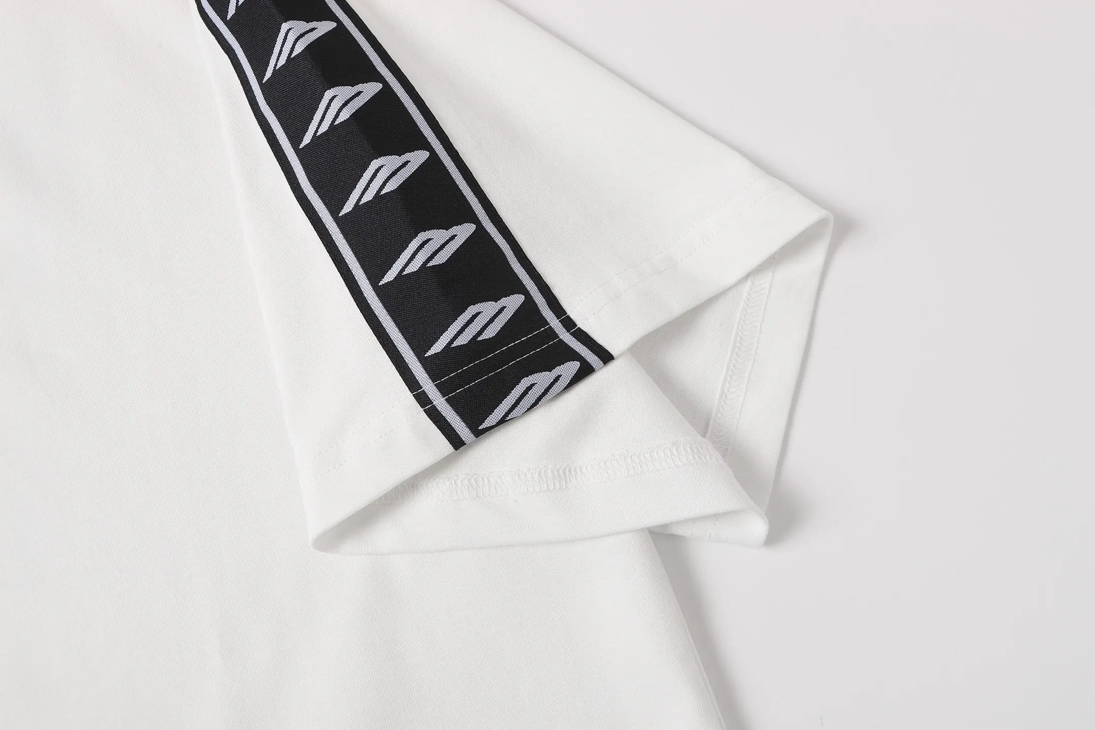 Logo-Tape Cotton-Jersey T-Shirt D14520035 — view 4